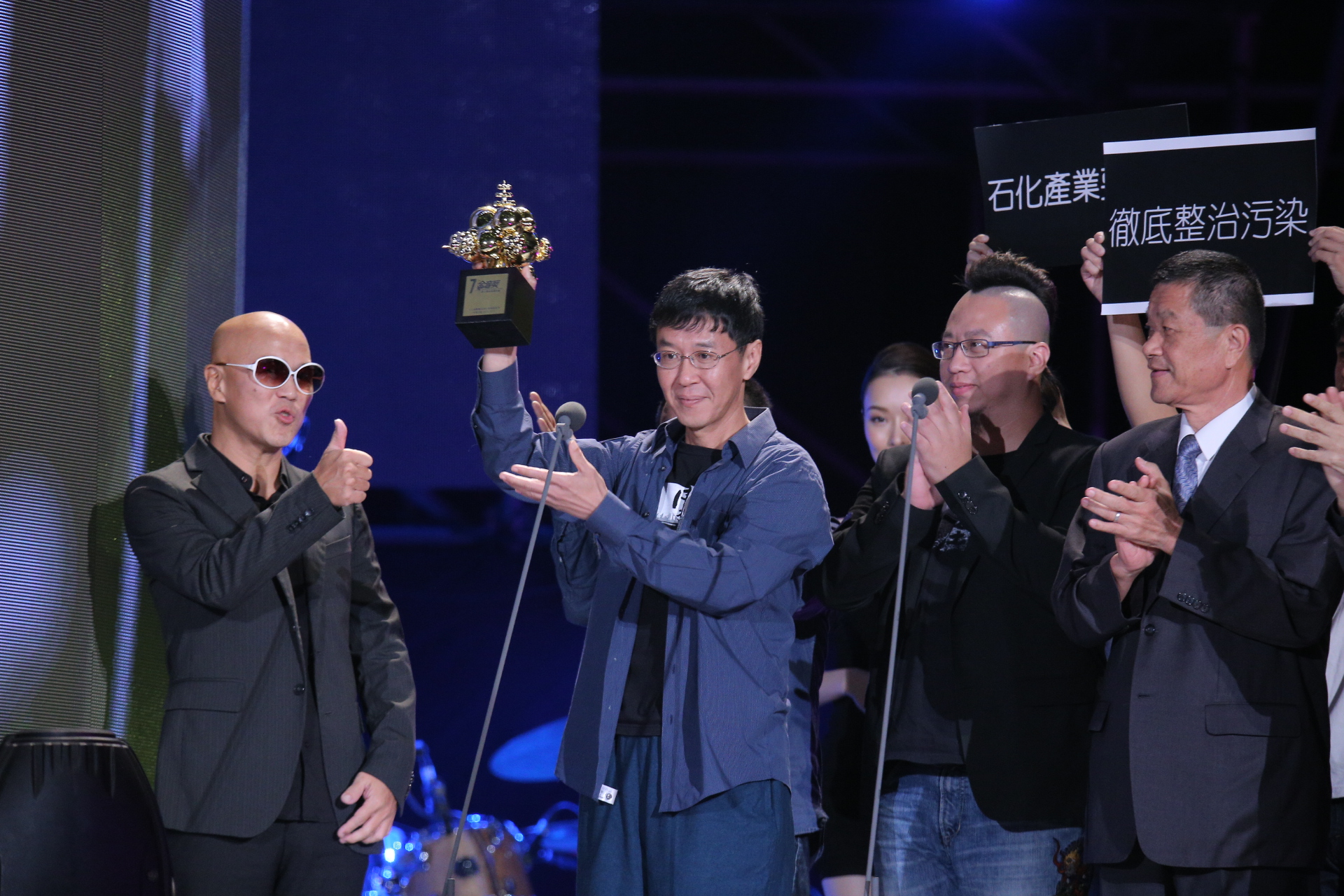 林生祥（左二）不但獲金馬入圍，去年還在金音獎上勇奪評審團獎。（金音獎提供）