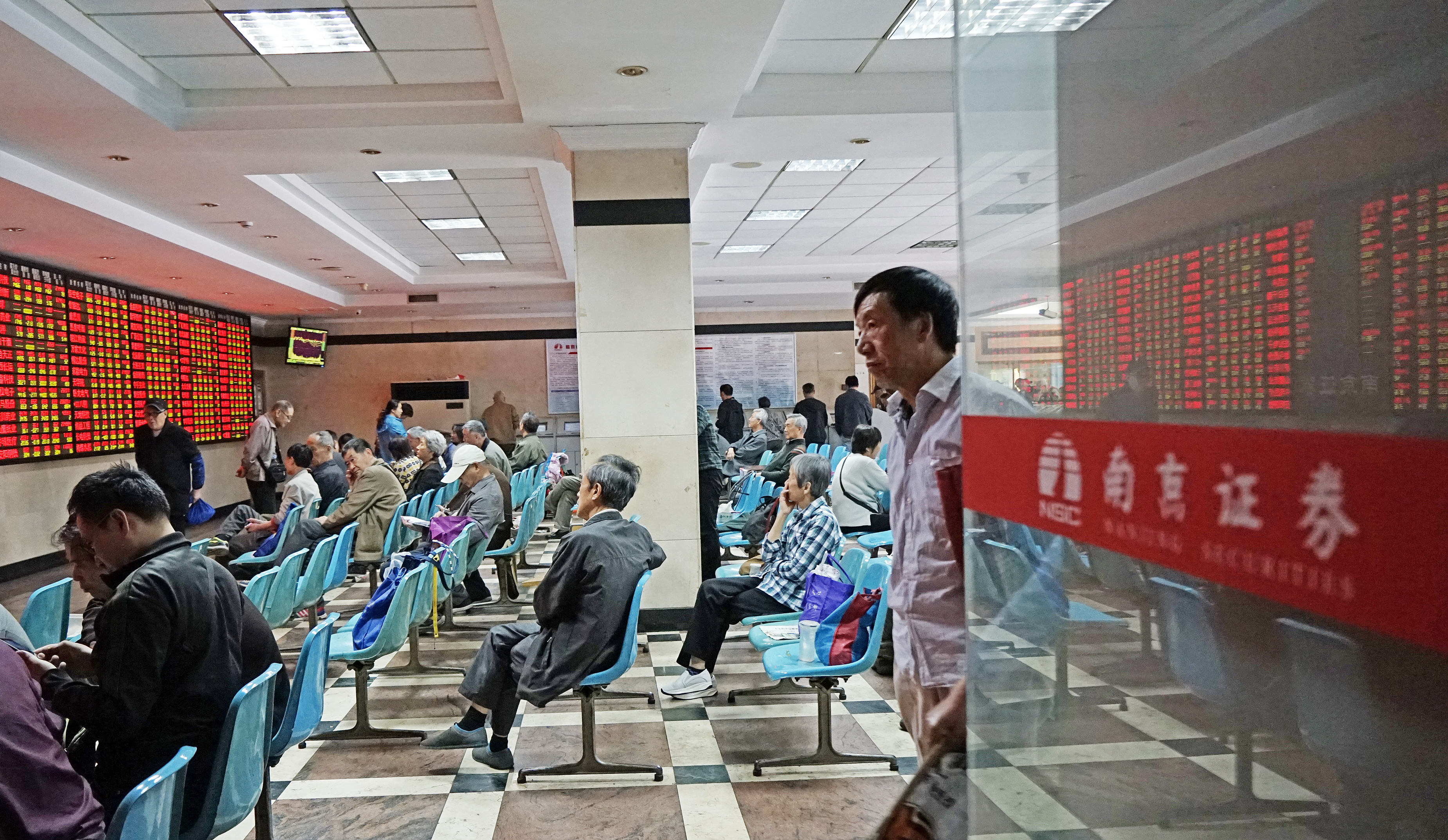 海外基金投資上,何文賢強調股債均衡,目前最看好中國、印度股市,以及新興市場債。(東方IC)