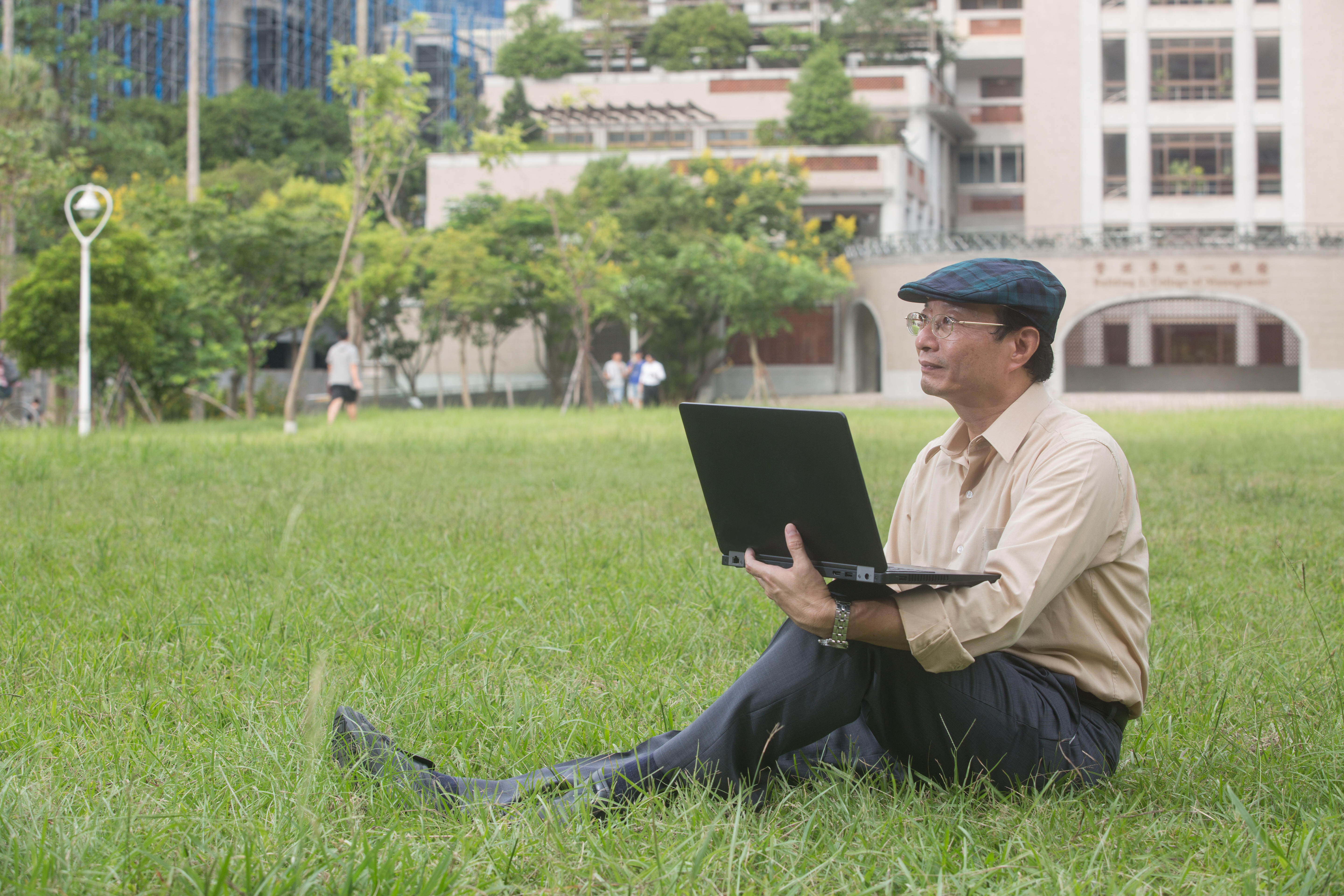 何文賢靠著價值型選股的標準，買進尚未被市場發掘的成長股，每年穩穩獲利15%，目標是財富每5年翻一倍。