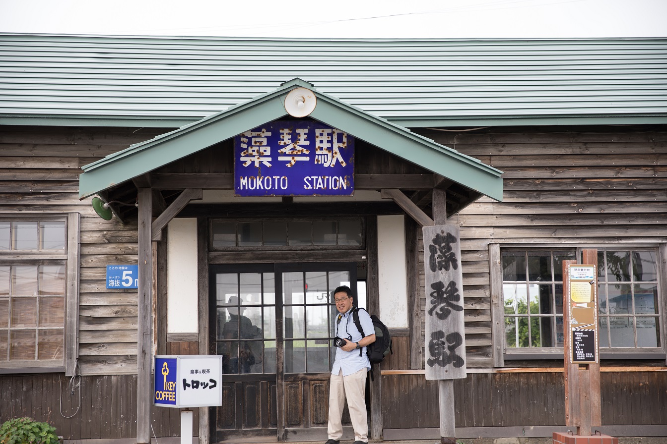 藏在藻琴站裡頭的咖啡館，是鐵道迷喜愛的去處。