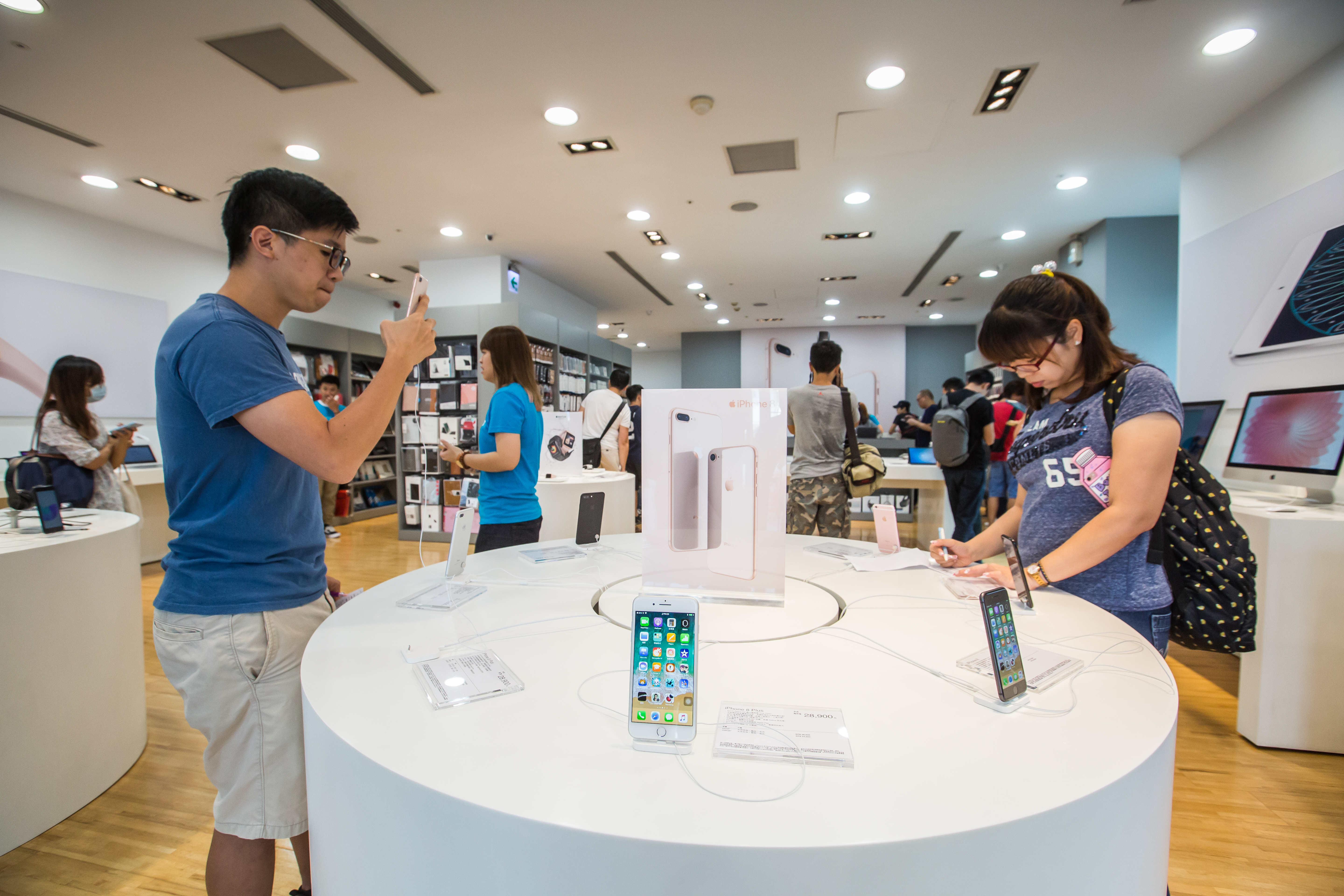 蘋概股近期止跌反彈，但未來恐怕仍要看iPhone X開賣後的銷售表現。
