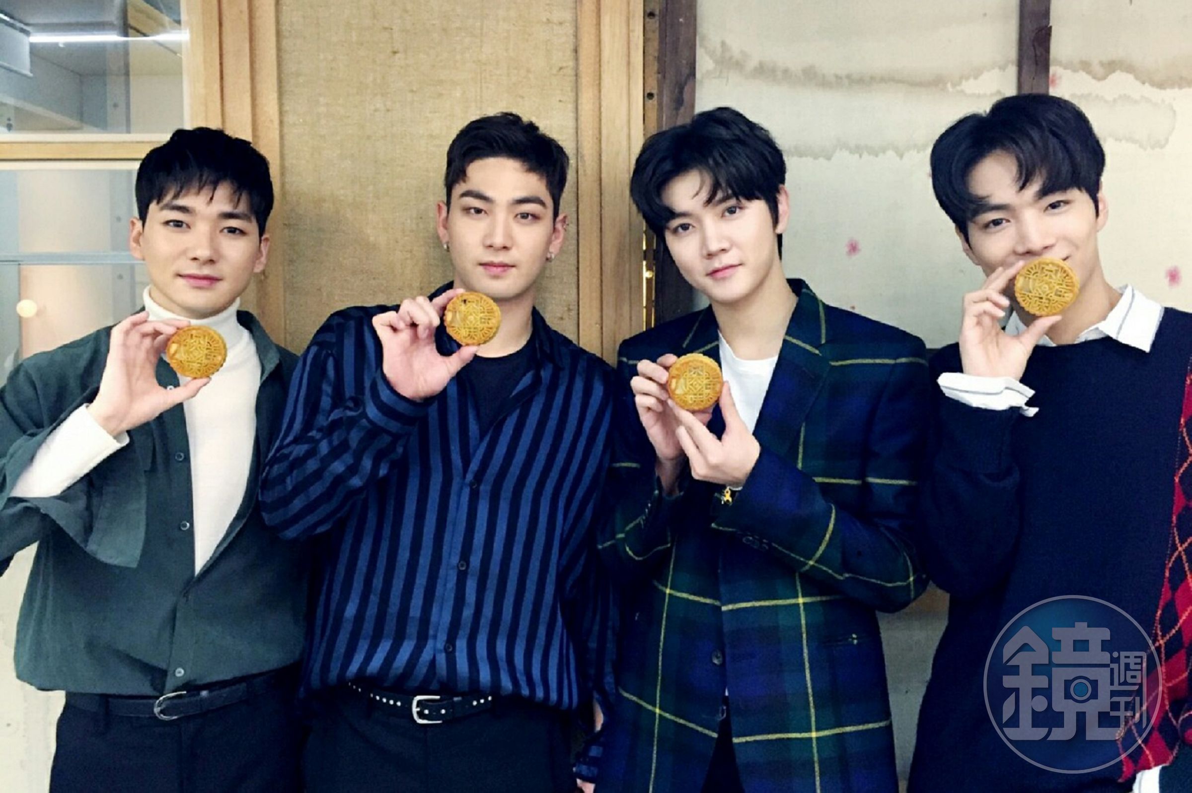 NU'EST W中秋節也吃月餅慶祝佳節。（寬宏藝術提供）