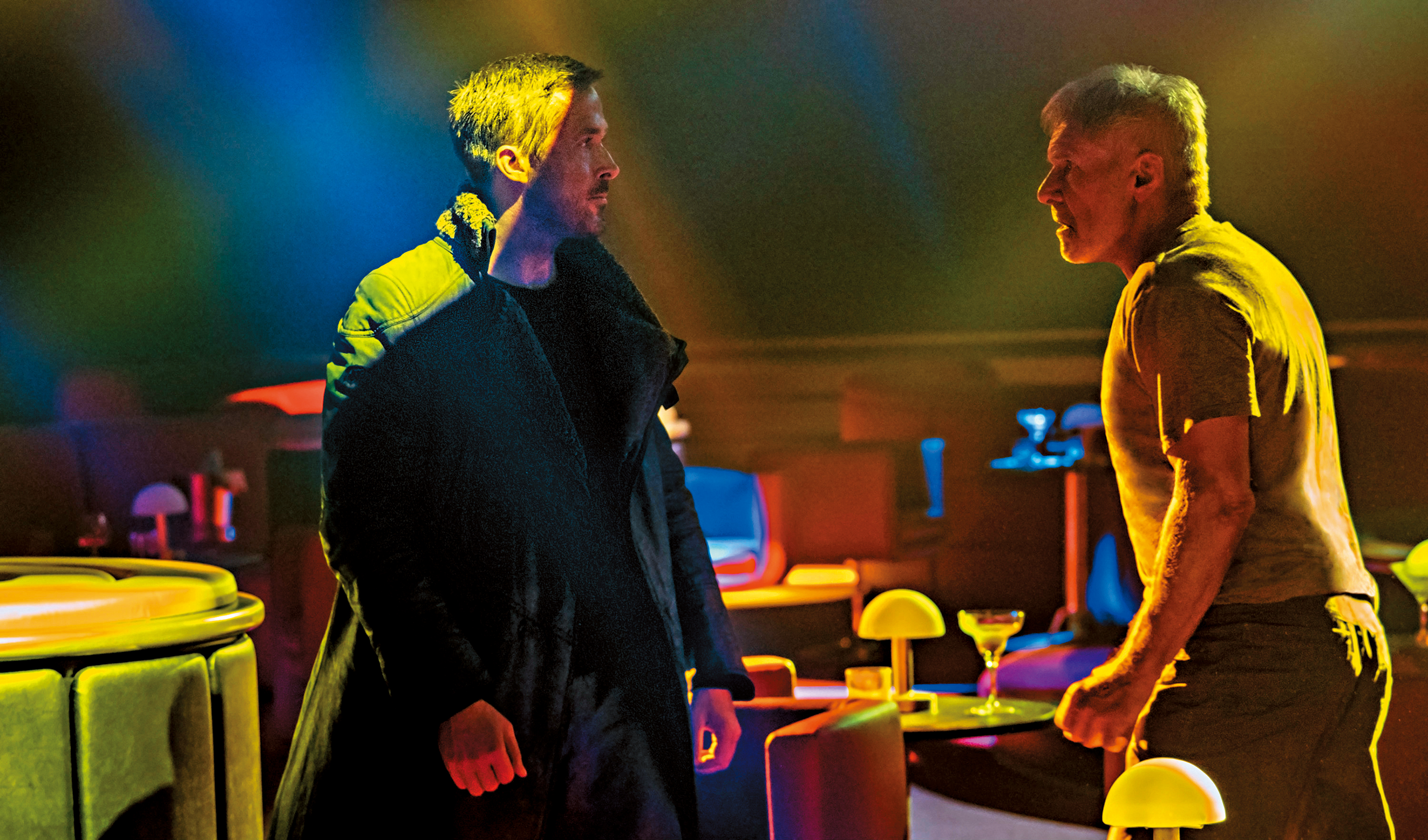 《銀翼殺手2049》延續前作核心理念，也找回哈里遜福特演出原角色。不管是視覺風格、格局高度都不輸前作，甚至更佳。（索尼提供）