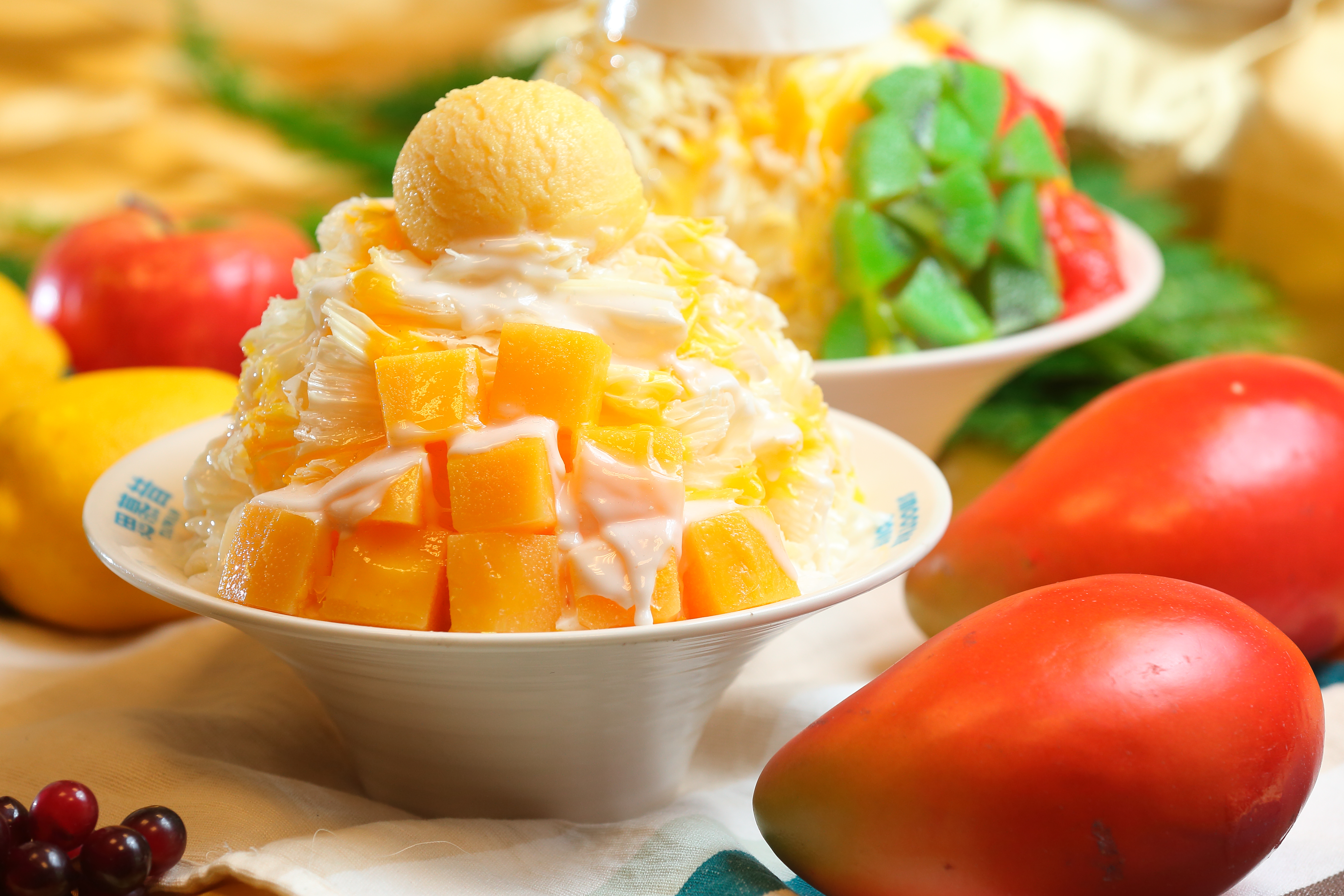  超級雪酪芒果雪花冰是思慕昔的招牌產品，其魅力連宋仲基、小甜甜布蘭妮也無法擋。（210元/碗）