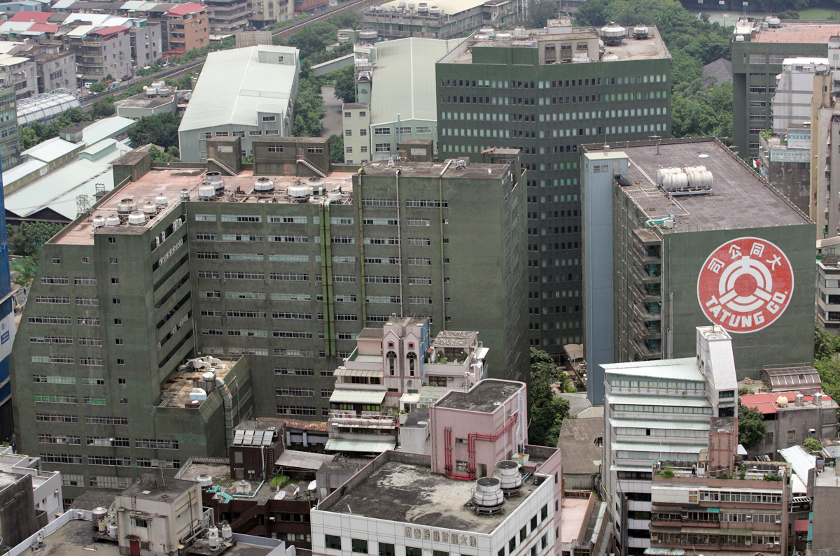 明年要滿百歲的大同，因坐擁精華區地產，屢屢被市場派盯上。