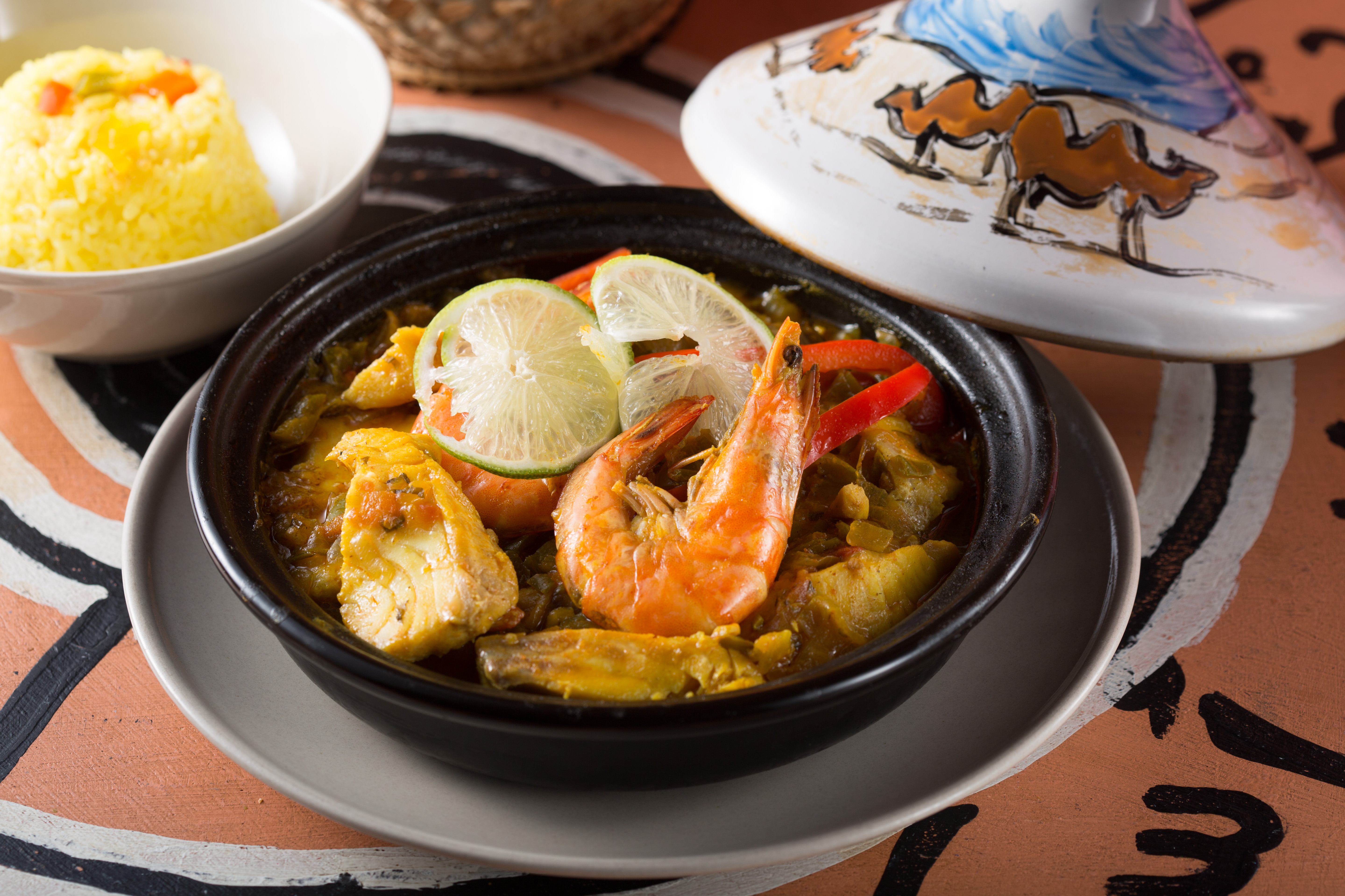 「海鮮塔吉」用摩洛哥香料燉鮮蝦與鯛魚片，清淡適口。（280元／份）