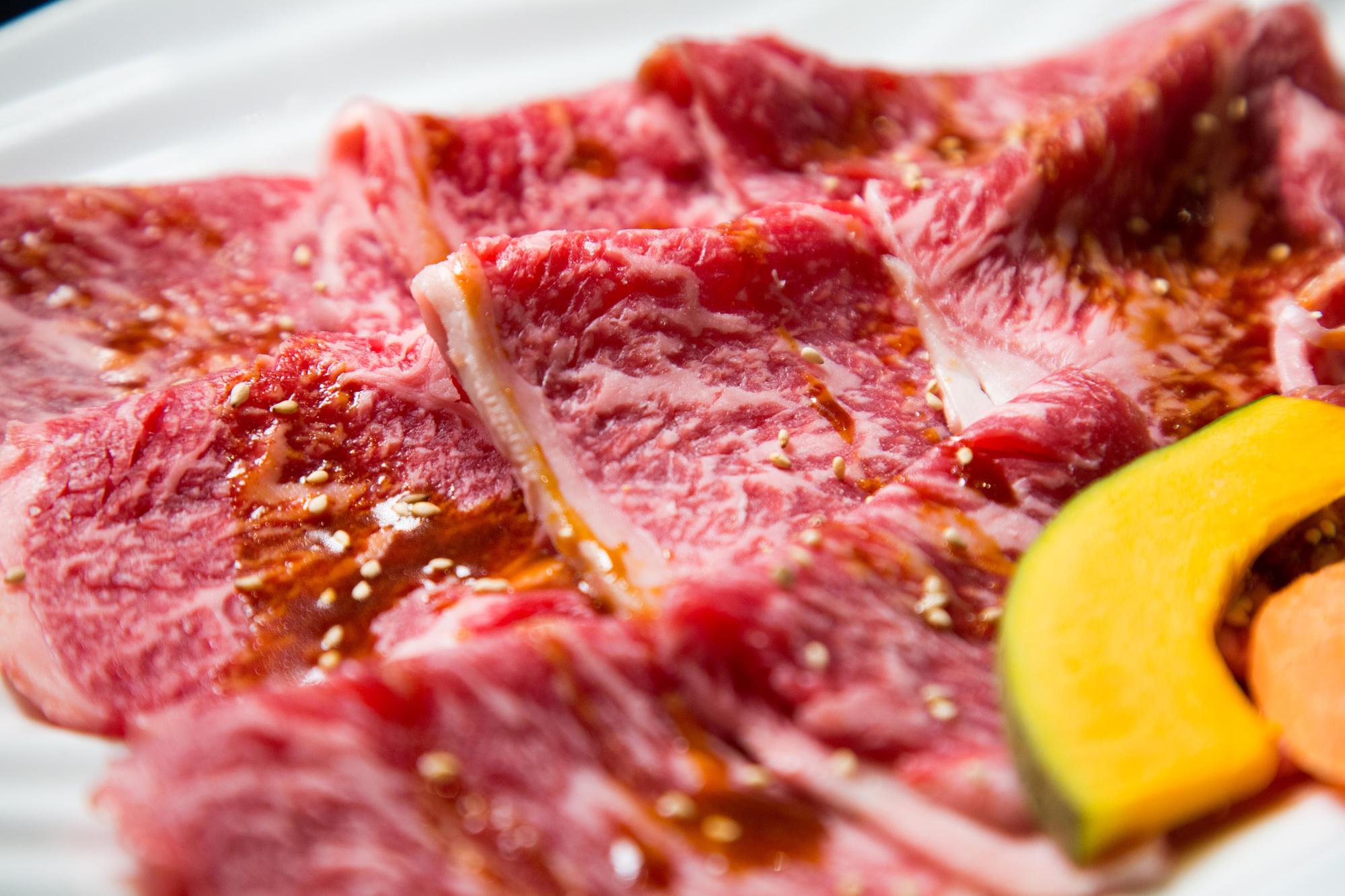 牛肉是米澤的知名美食，最早是由英國人發現並傳至日本其他地區。