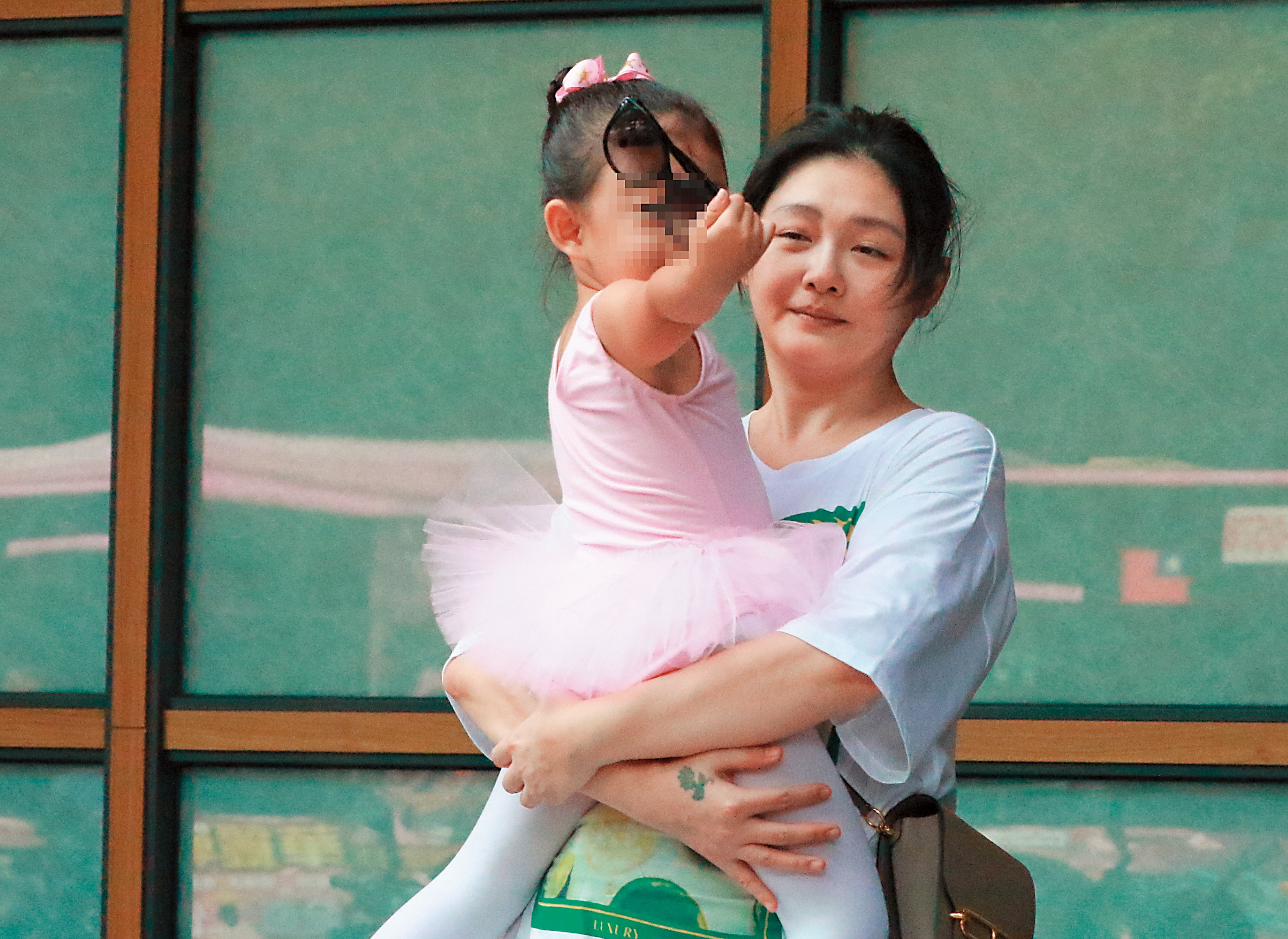 S HOTEL傳出財務吃緊，導致大S情緒陷入極度低潮，甚至求助醫生。