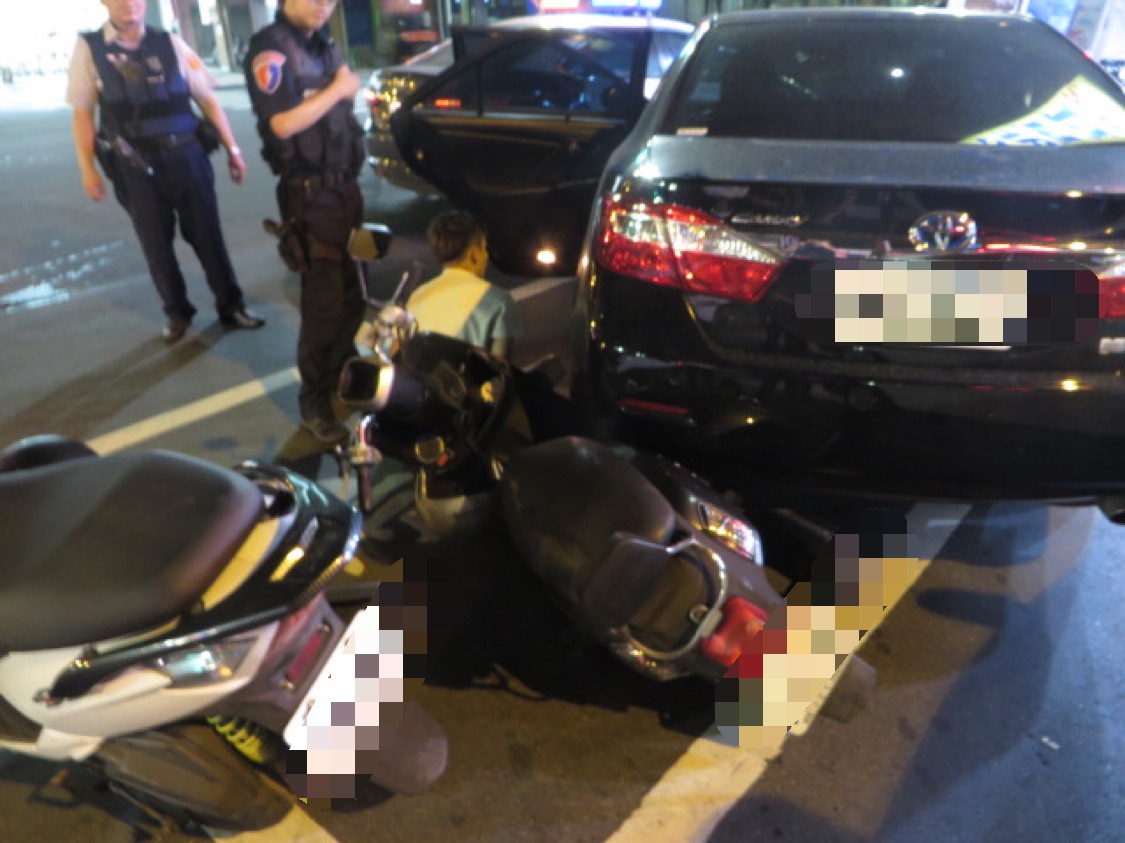 韓嫌攜帶大量毒品想在街頭交易，沒想到遇到警方攔查，當場被逮。