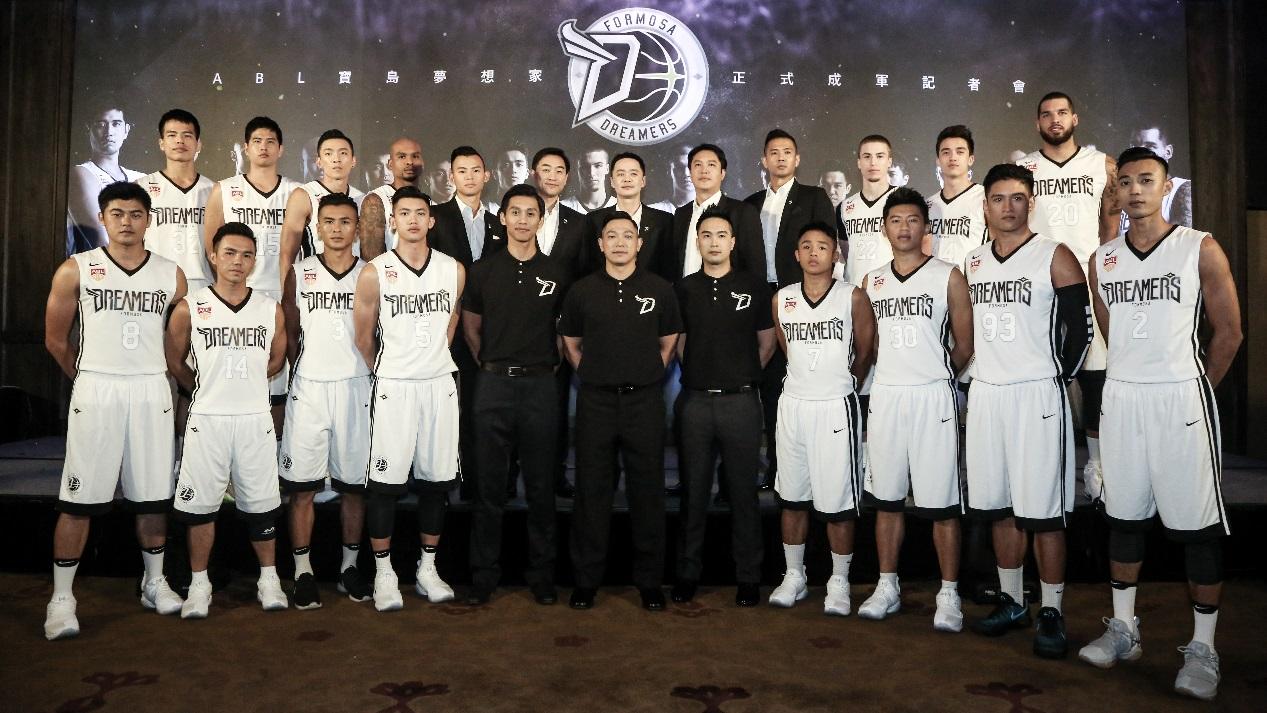 ABL寶島夢想家11日舉行成軍記者會，公布球員、教練團及象徵球隊精神的Logo。（夢想家提供）