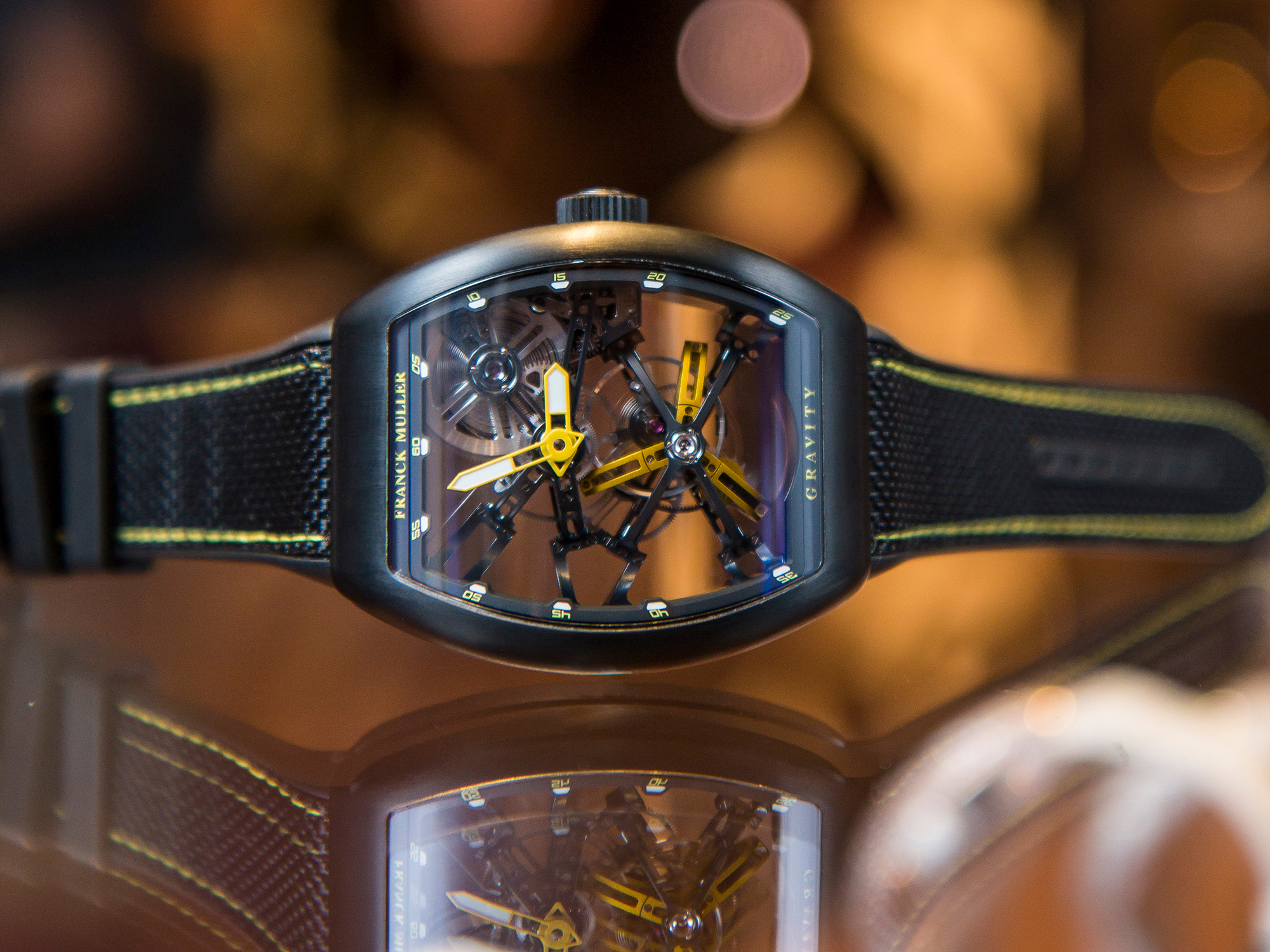 FRANCK MULLER今年的重點大作：Gravity鏤空陀飛輪，彩色的立體陀飛輪框架，配合通透的鏤空處理，外型相當搶眼。定價NT$4,500,000。