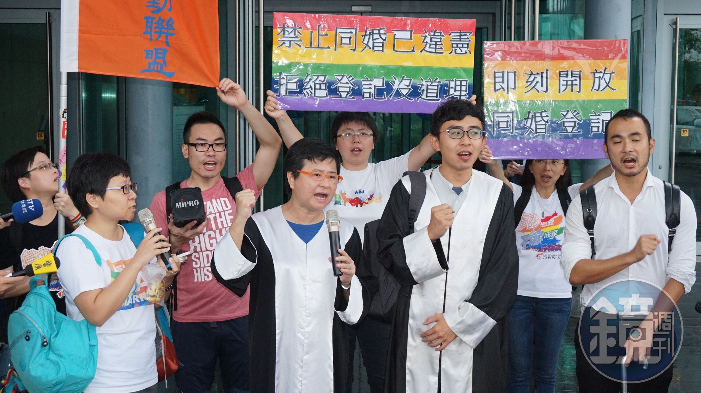 大法官宣告《民法》未保障同婚違憲後，首件同婚行政訴訟結果出爐，同性仍無法登記結婚，律師團表示將研究上訴。