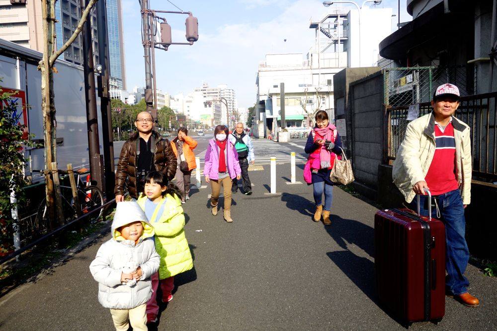 從100元開始的「52週階梯存錢法」，幫助Difeny每年多存13萬元，一家人的旅行費用因此不成問題。（翻攝自 Difeny臉書）