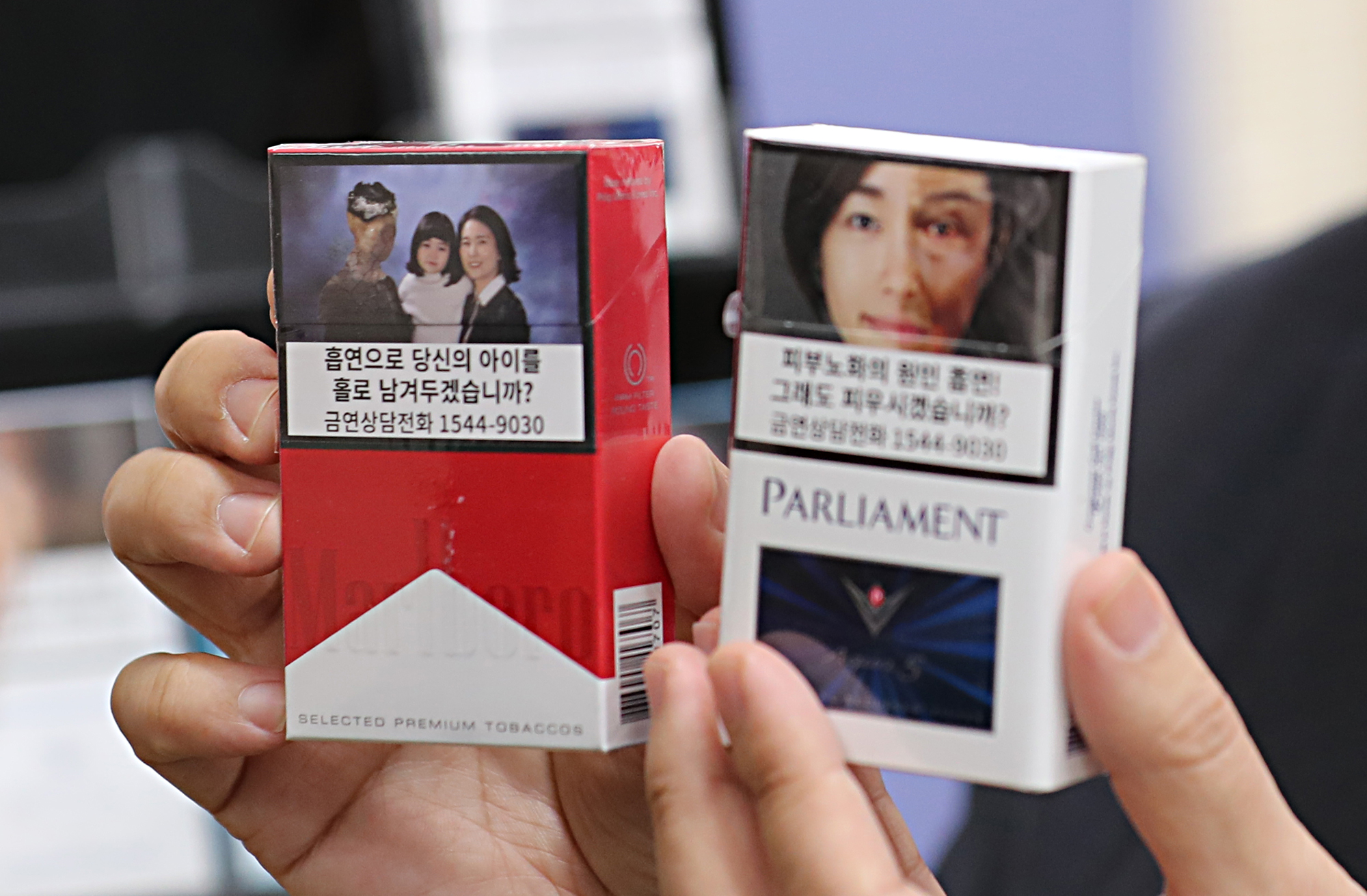 香菸包裝上的駭人圖案，就是官方施展「推力」的明顯範例。（東方IC）