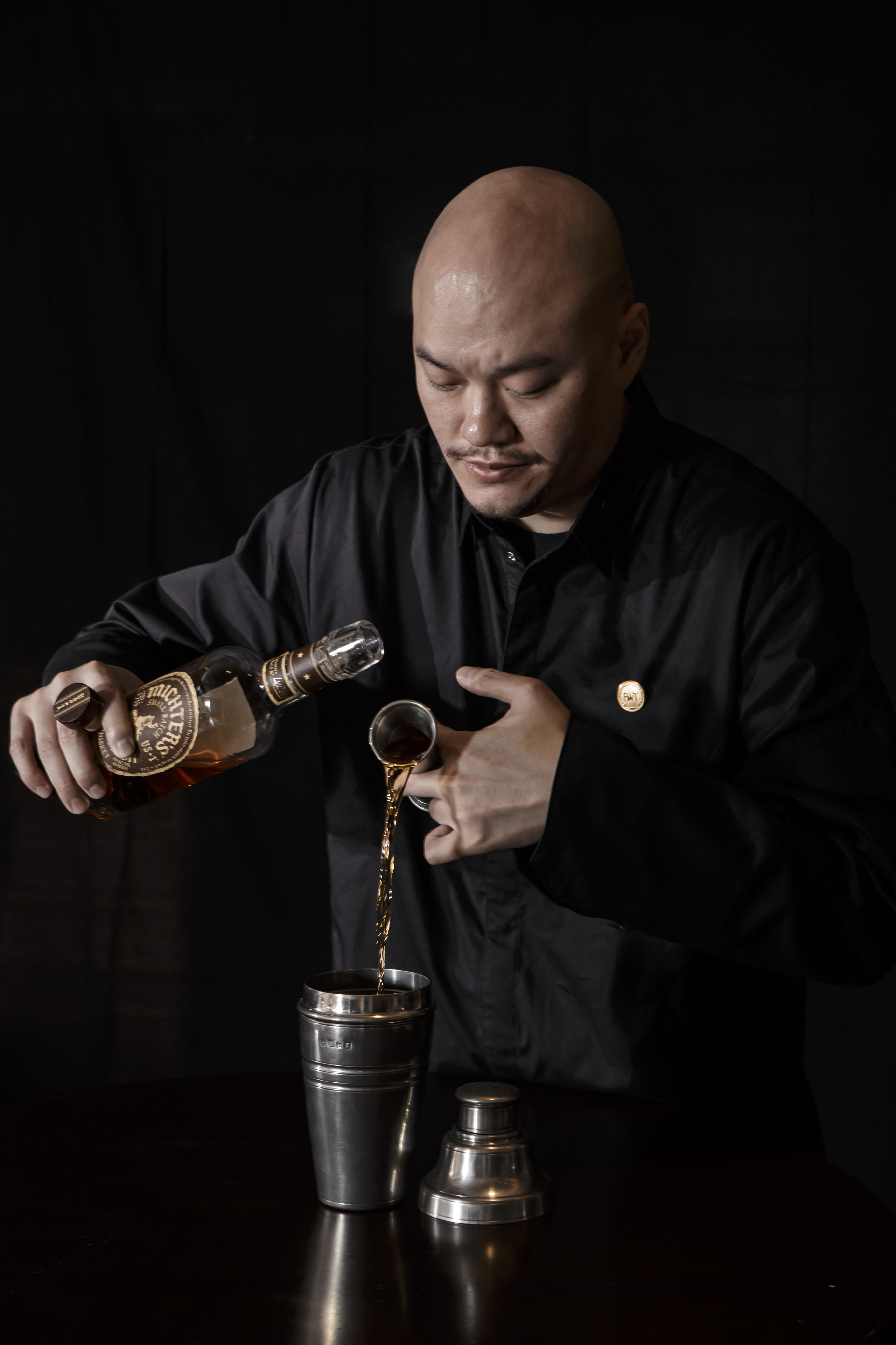 身為三屆世界級調酒大賽冠軍的Aki Wang,透過調酒,始終如一地貫徹把台灣推向世界的夢想。