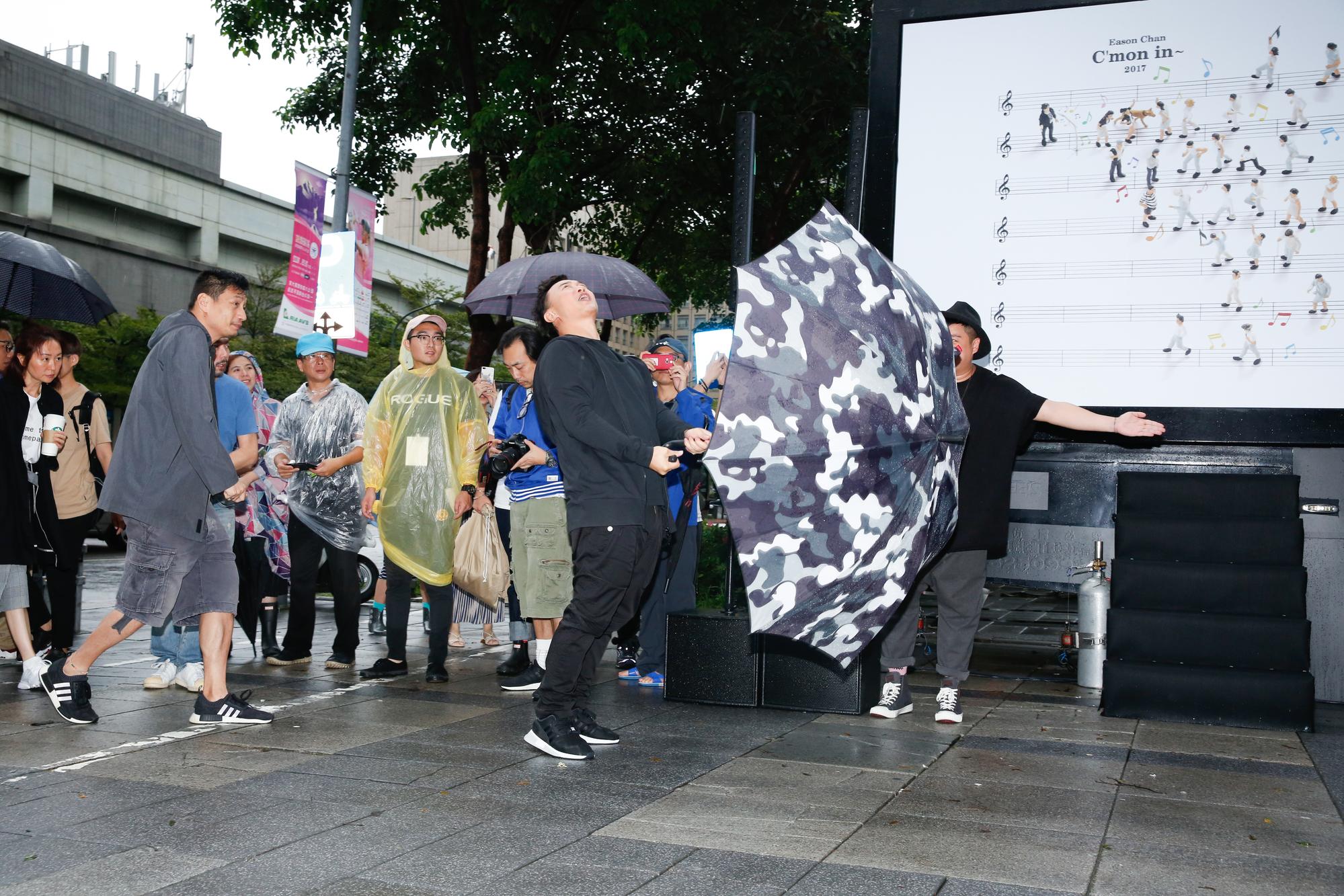 陳奕迅來台宣傳，即將展開巡迴演唱會。 