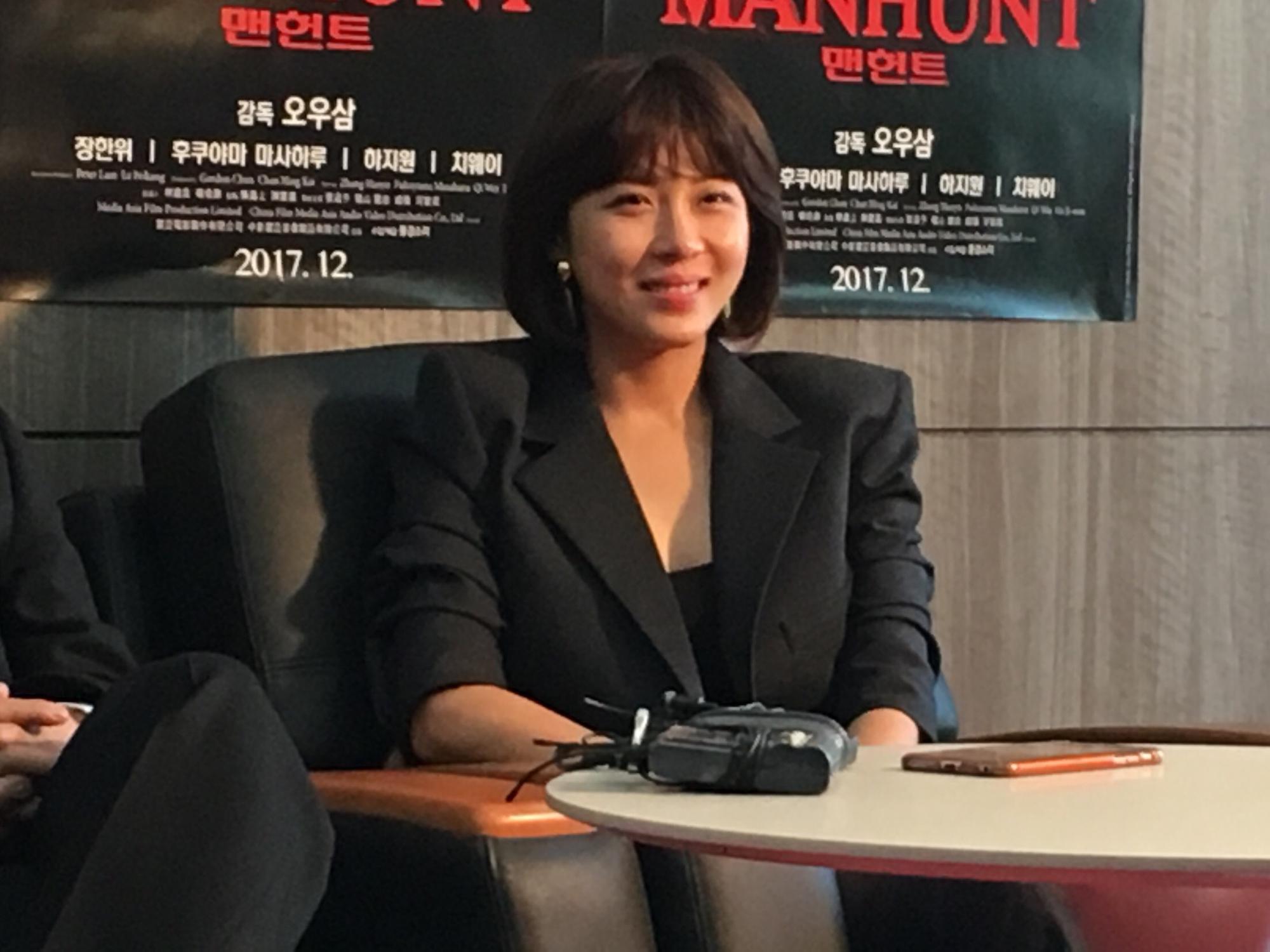 吳宇森讓河智苑當第一位電影裡的女殺手，讓她受寵若驚。（華映提供）