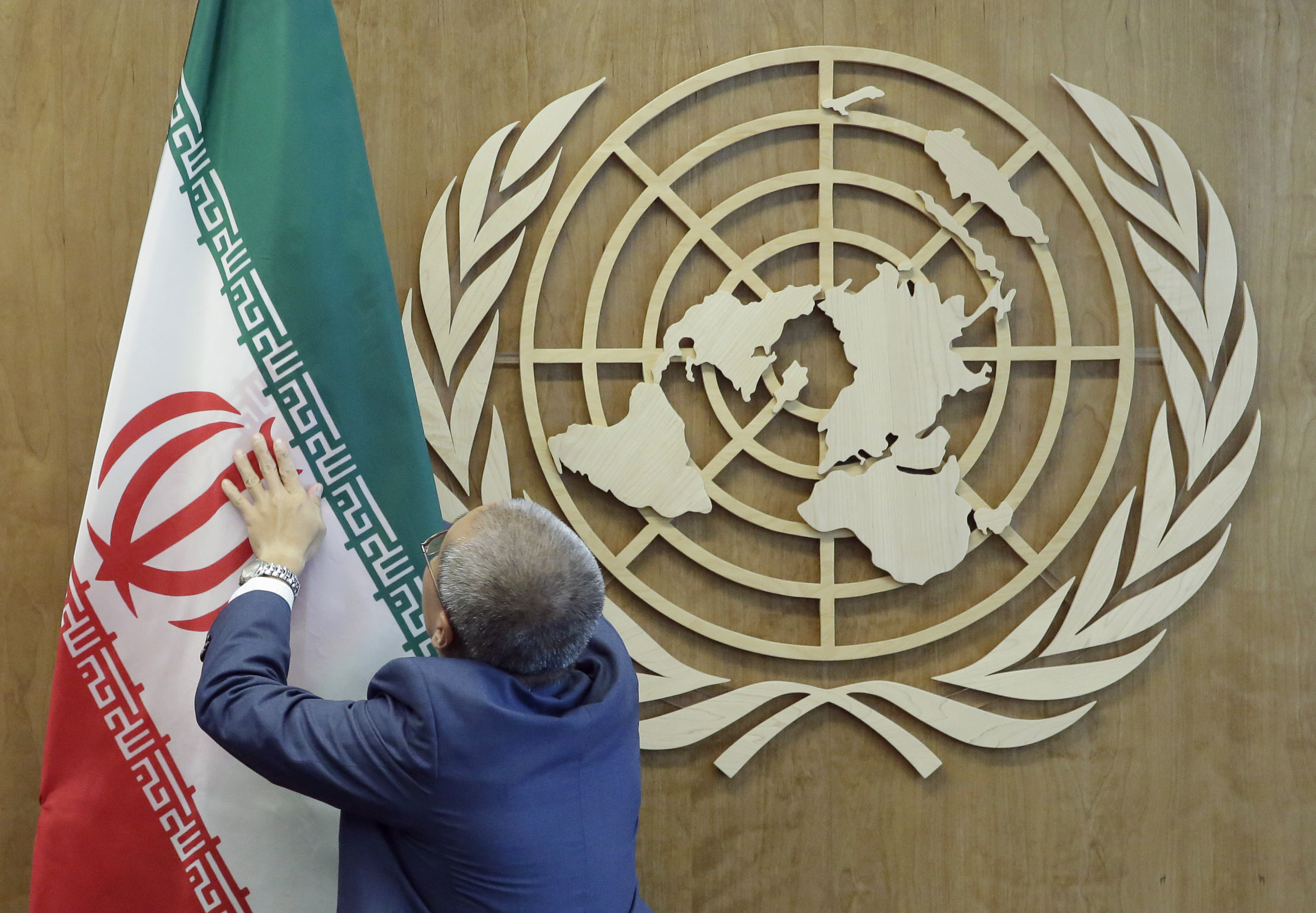 2017年9月18日，紐約聯合國總部，聯合國秘書長古特雷斯準備迎接伊朗總統羅哈尼。（東方IC）