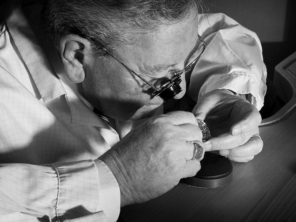Roger Dubuis的一生精采且受人敬重,他本人雖然已經離開我們踏上另一個旅程,但在錶壇所創造的傳奇與所奠定的基礎,也將成為下一代鐘錶職人所追逐的標竿。