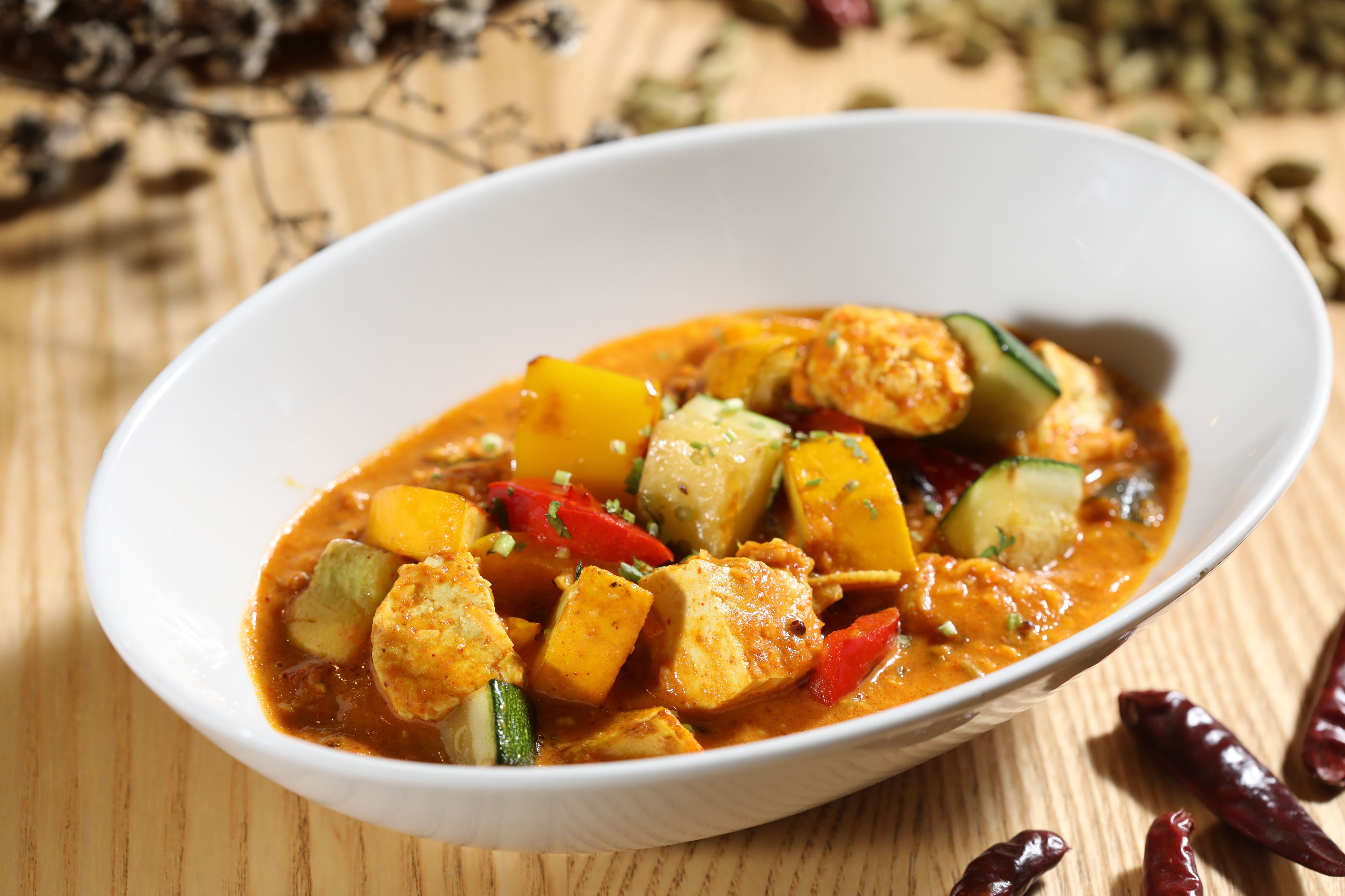 「臭豆腐逗扁豆節瓜」是有濃濃台味的印度咖哩，展現老闆Joseph的無限創意。