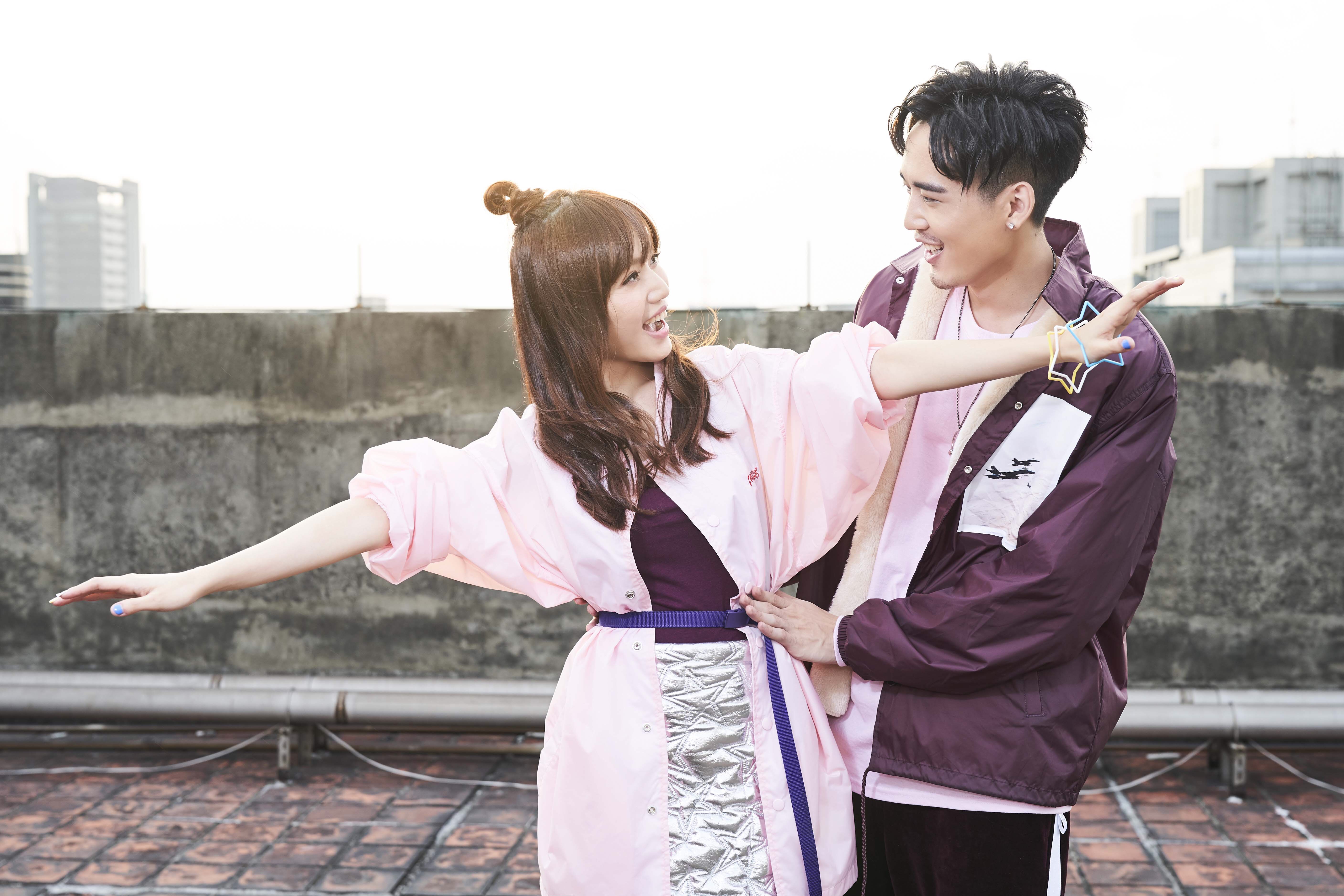 麻吉弟弟拍攝《被愛妄想症》，拍把妹劇情好害羞。（華研提供）