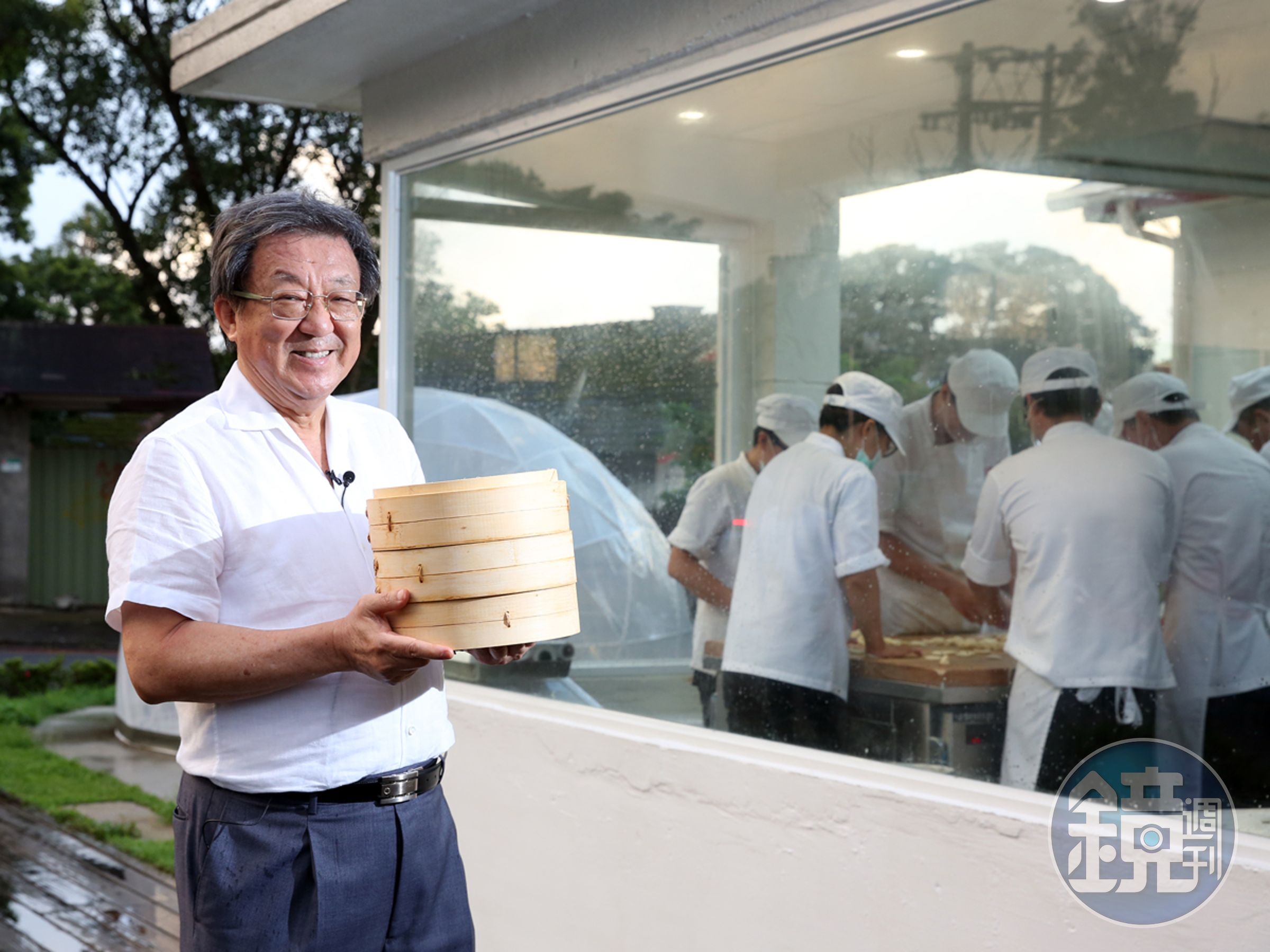 翁明顯因懷念鼎泰豐小籠包味道，特別設立「康迎鼎」。