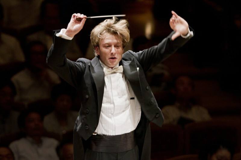 這次接手的指揮家克里斯蒂安‧阿閔，不論在歌劇還是交響樂的表現，都獲得全球樂評的肯定。（翻攝Christian Arming臉書）