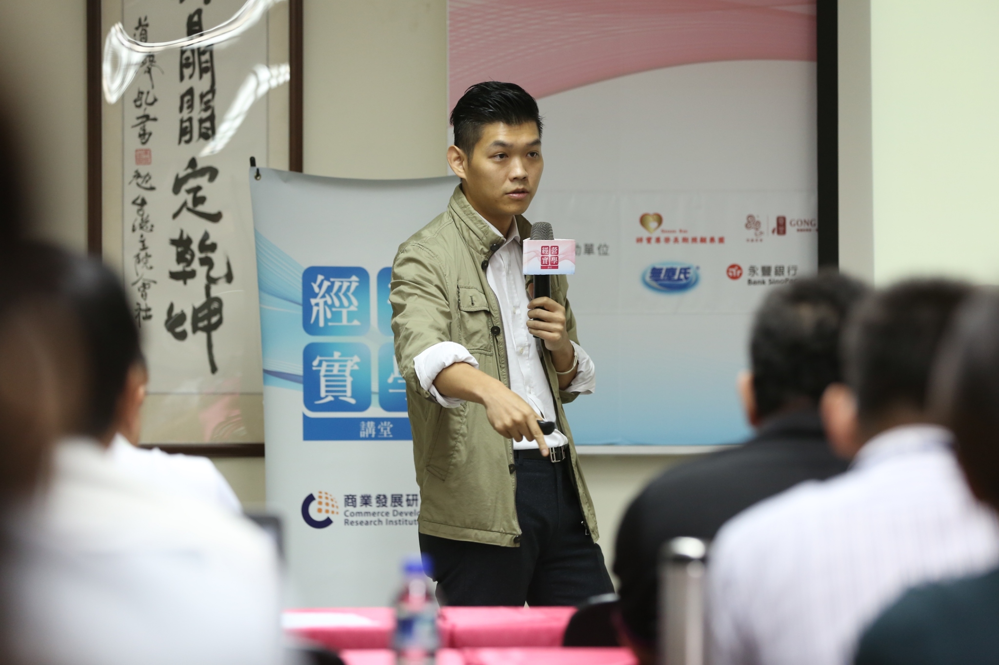 昇恆昌二代江建廷年僅35歲，目前已是獨當一面的總經理。