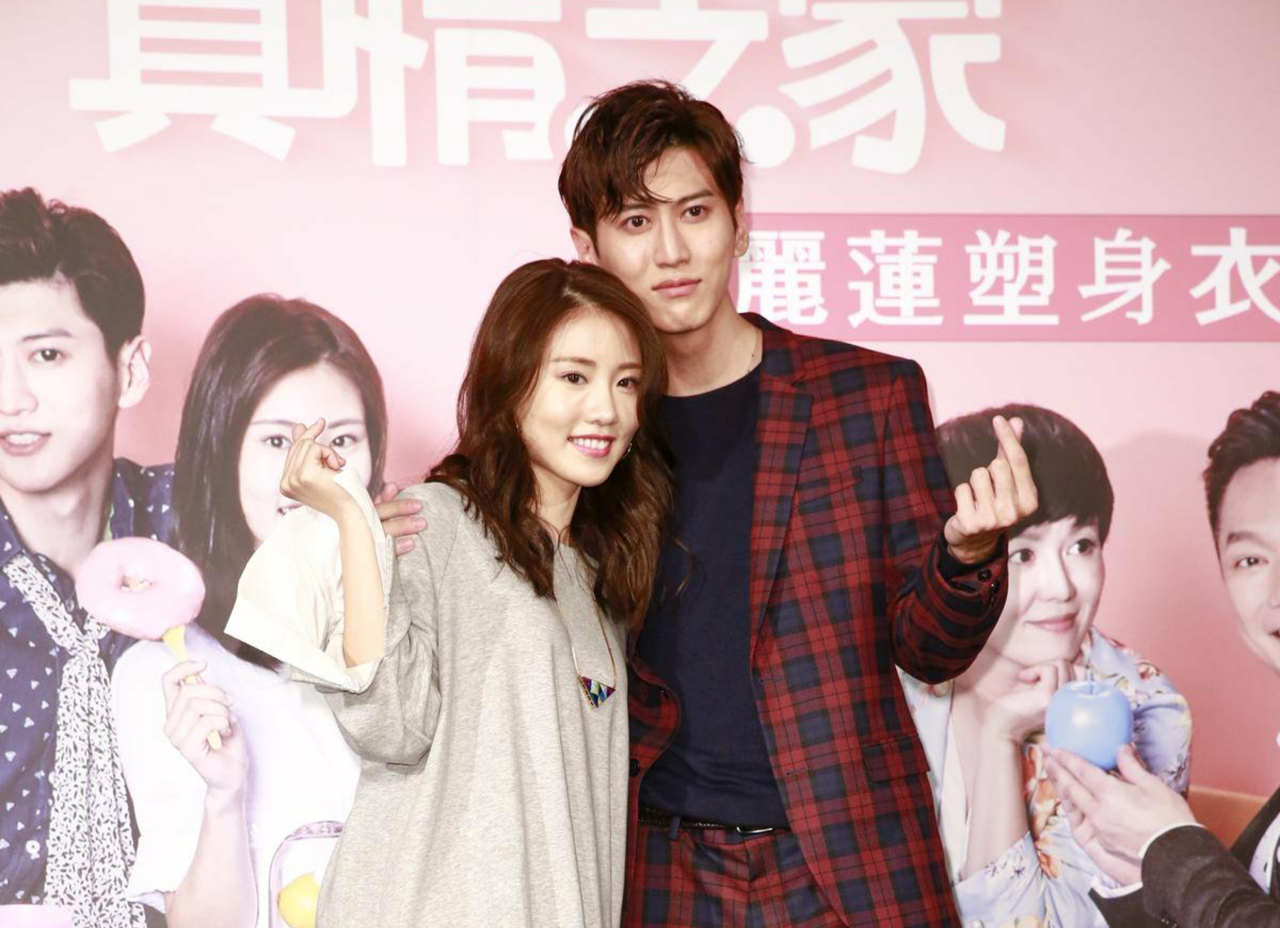 孫沁岳（右）入戲太深，透露曾在某次收工後與陽詠存（左）發生爭執，結果吵到最後竟然拿包就走人。