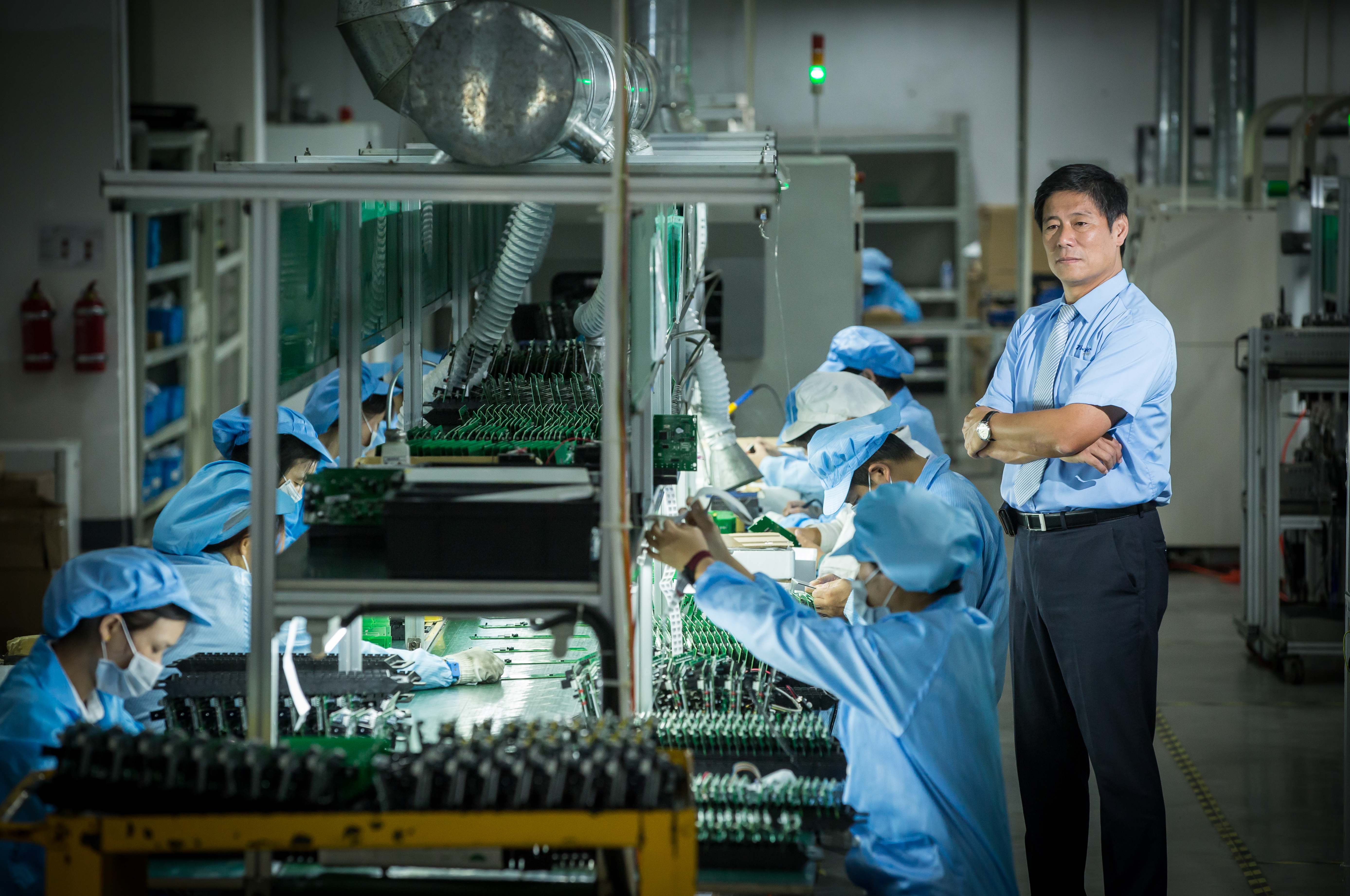 鼎炫控股董事長傅青炫，把磅秤聯網，歷經研發、被退貨、再研發，終於成功，去年底開始讓中國各省政府相繼買單。