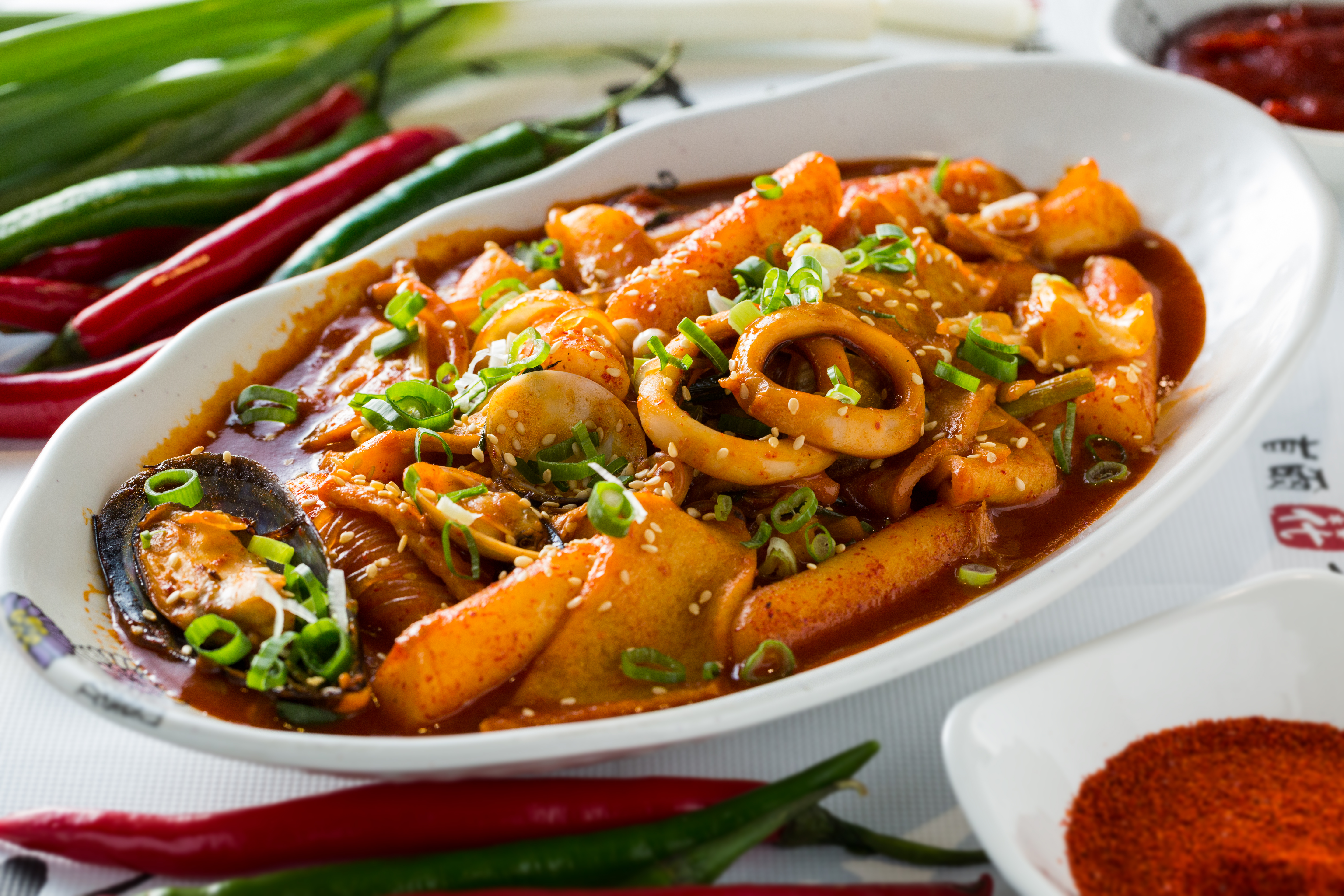 韓國人用辣不手軟，一種料理會用到多種辣椒粉，有的取其香氣、辣味，有的只為上色。