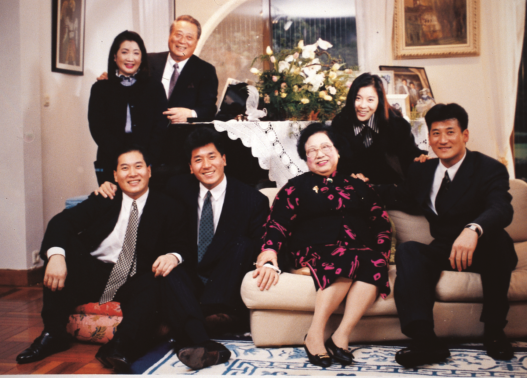 辜仲瑩在壽險版圖布局總資產,將超越大哥辜仲諒。圖為辜家三兄弟合照。(中信銀提供)