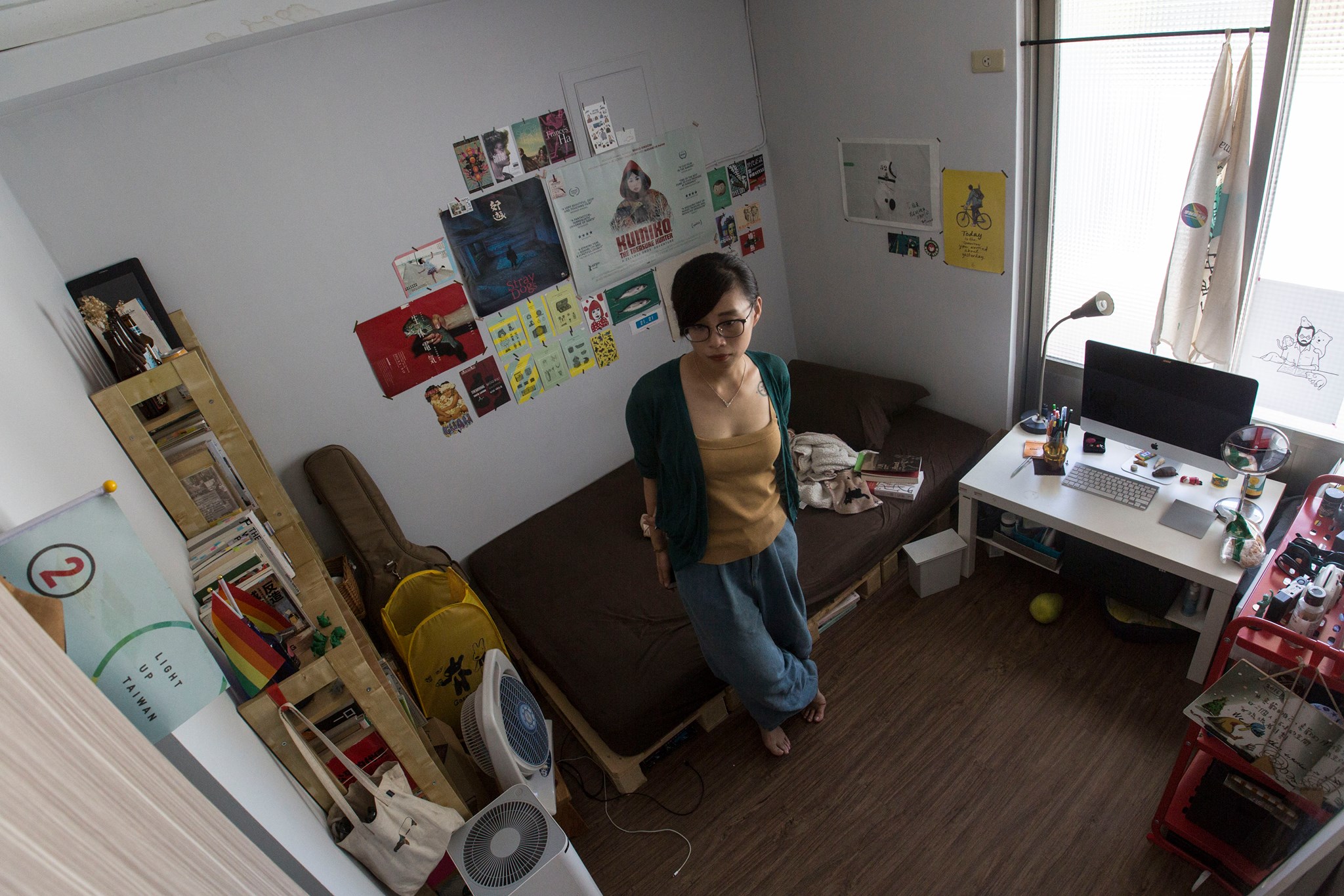 朱冠蓁與朋友一起將工作室頂樓的空間隔成三個房間。