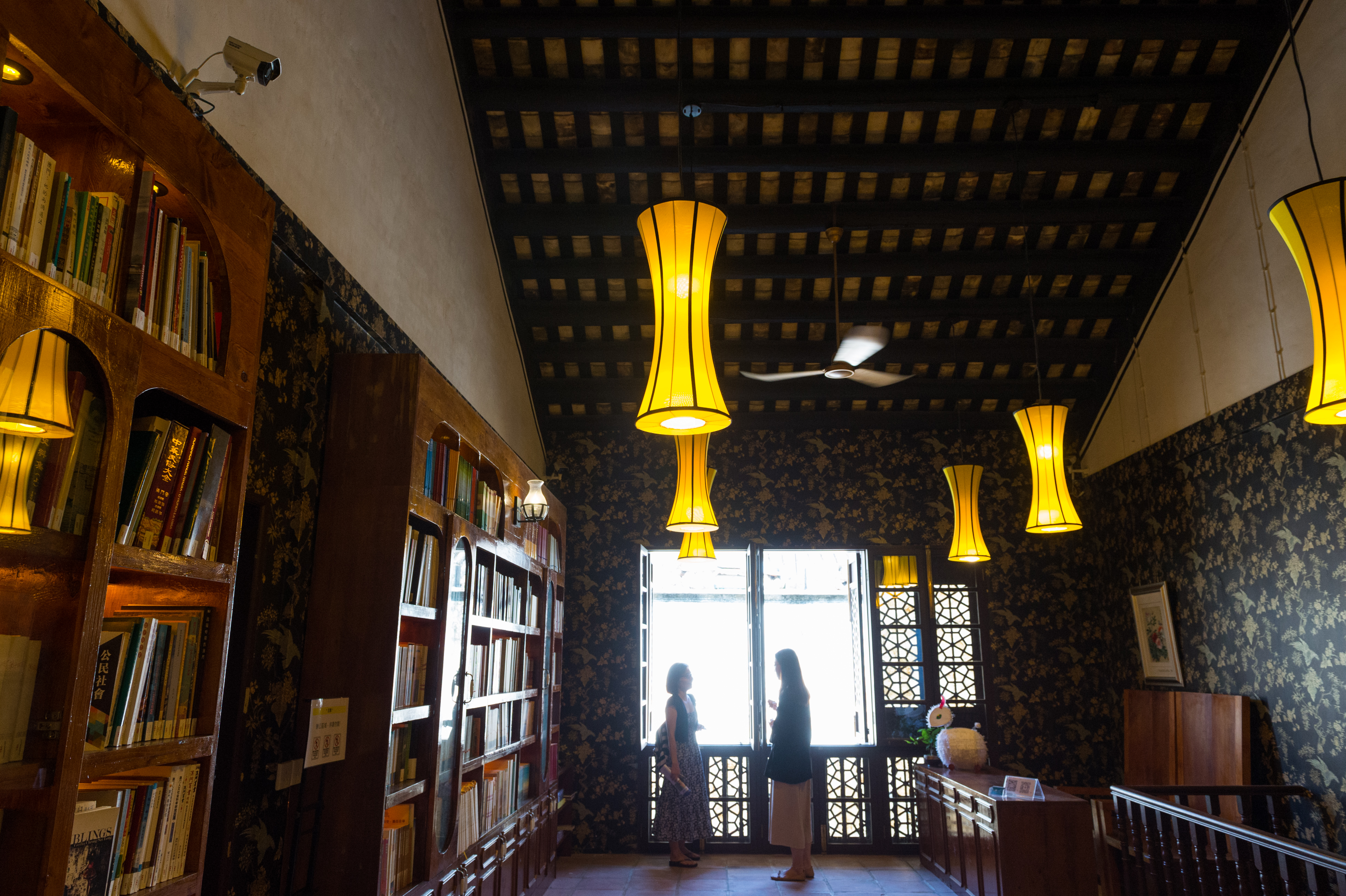 「文化公所」把青樓變身書店，時空反差，耐人尋味。