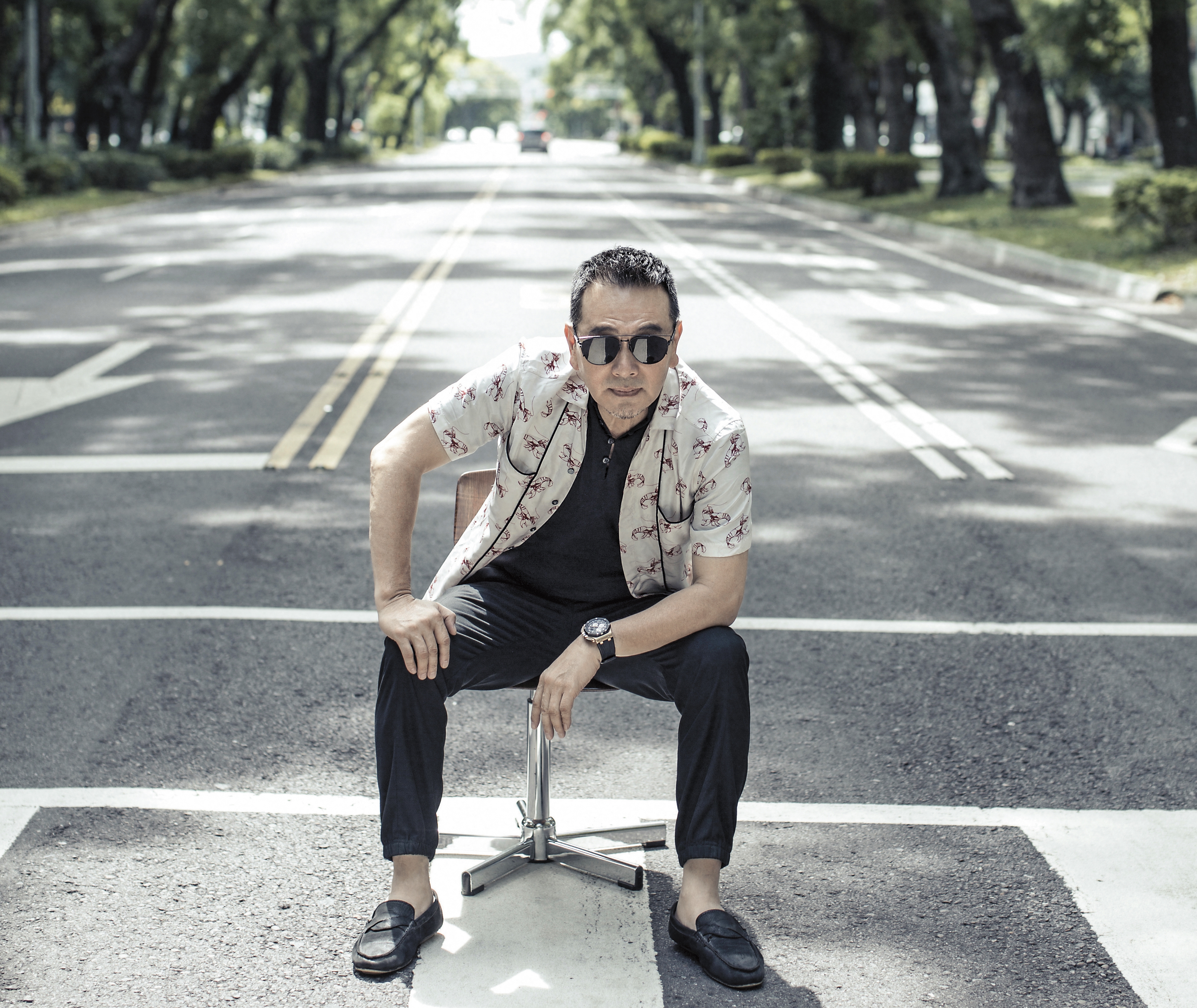 認識到自己必須改變環境，找到創作的激情，張晨光10年前開始到中國拍戲，「可以從中挑選，而不是在台灣我被人挑。」