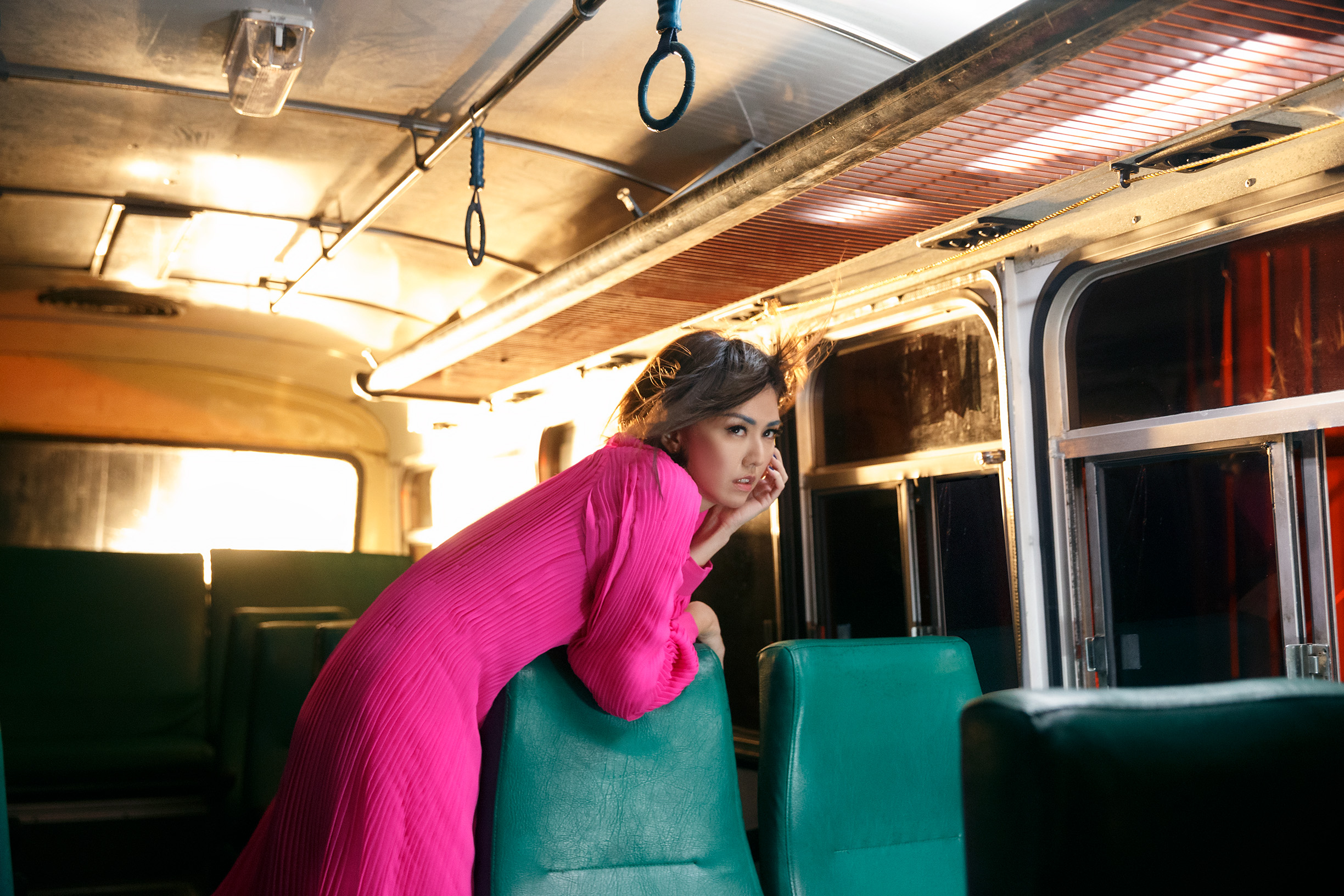 孫燕姿拍攝〈跳舞的梵谷〉MV，首度自編、自導、自演，親自撰寫腳本。（環球提供）