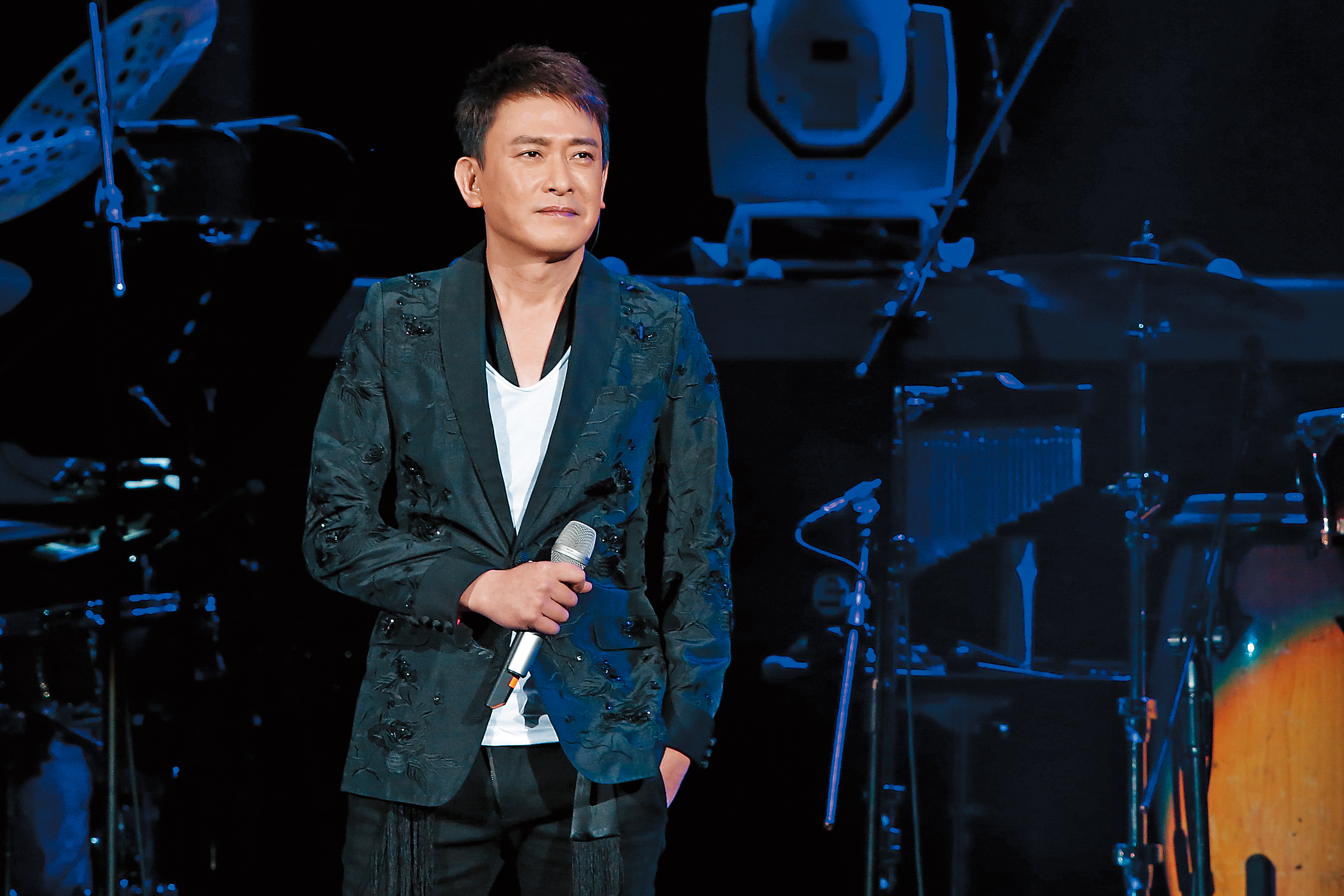 王識賢被爆拿了片酬卻不願意參與《鑑識英雄2》續拍，製作單位緊急改劇本找葛蕾救火。