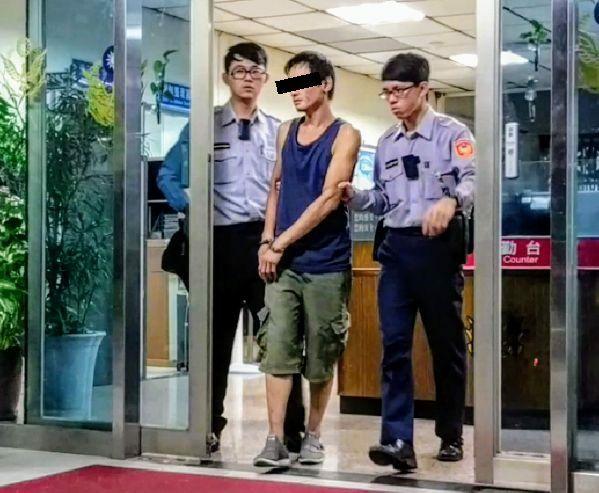 警訊後依竊盜、毒品罪嫌移送臺北地方法院檢察署偵辦。（警方提供）