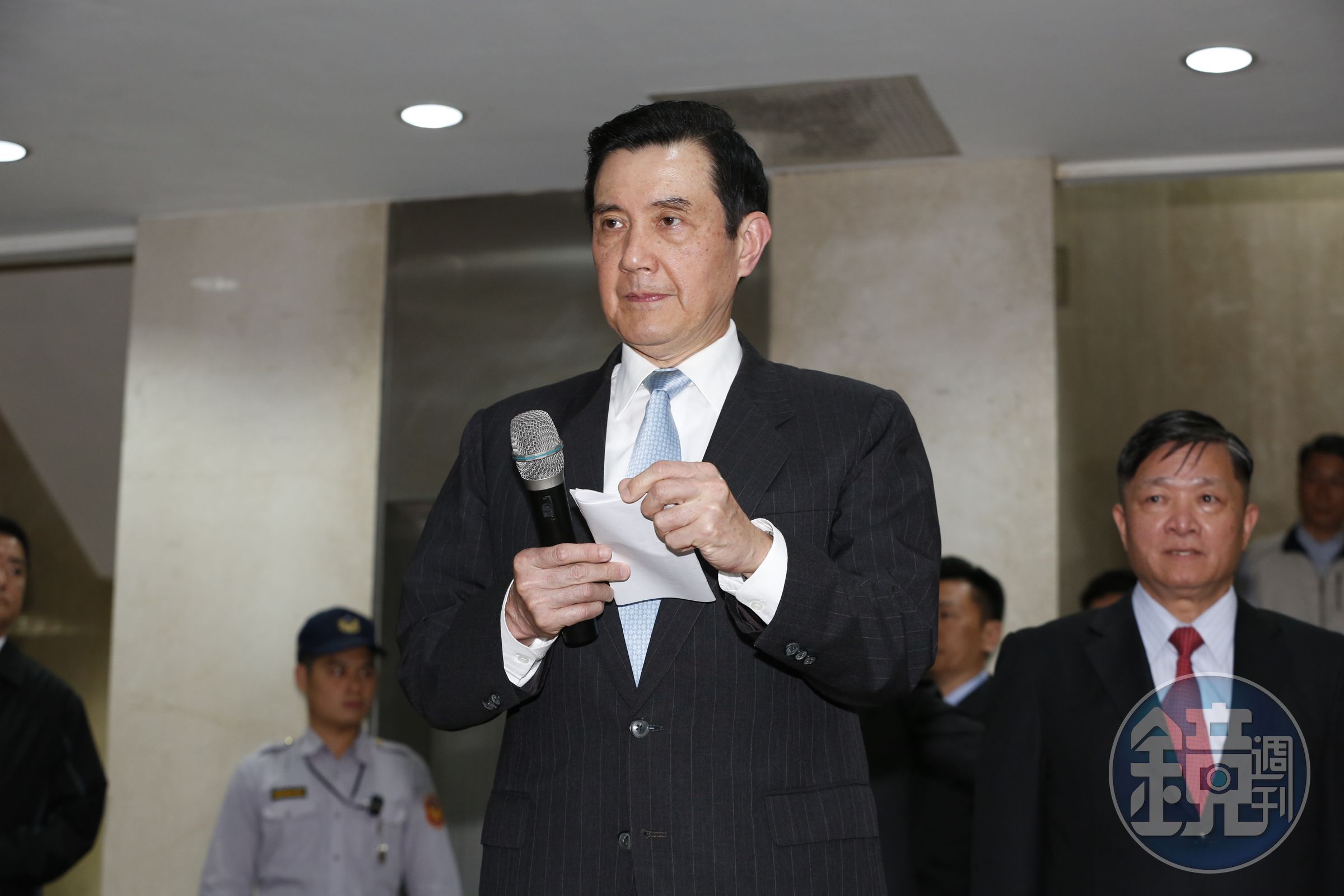 台北市議員梁文傑2011年任民進黨發言人時，指前總統馬英九曾與賭盤大亨陳盈助會面且募3億元等語，讓外界誤解馬英九競選與黑道、賭盤及金錢有關，已涉侵權，高等法院今（24日）判民進黨與梁連帶賠償120萬元。 