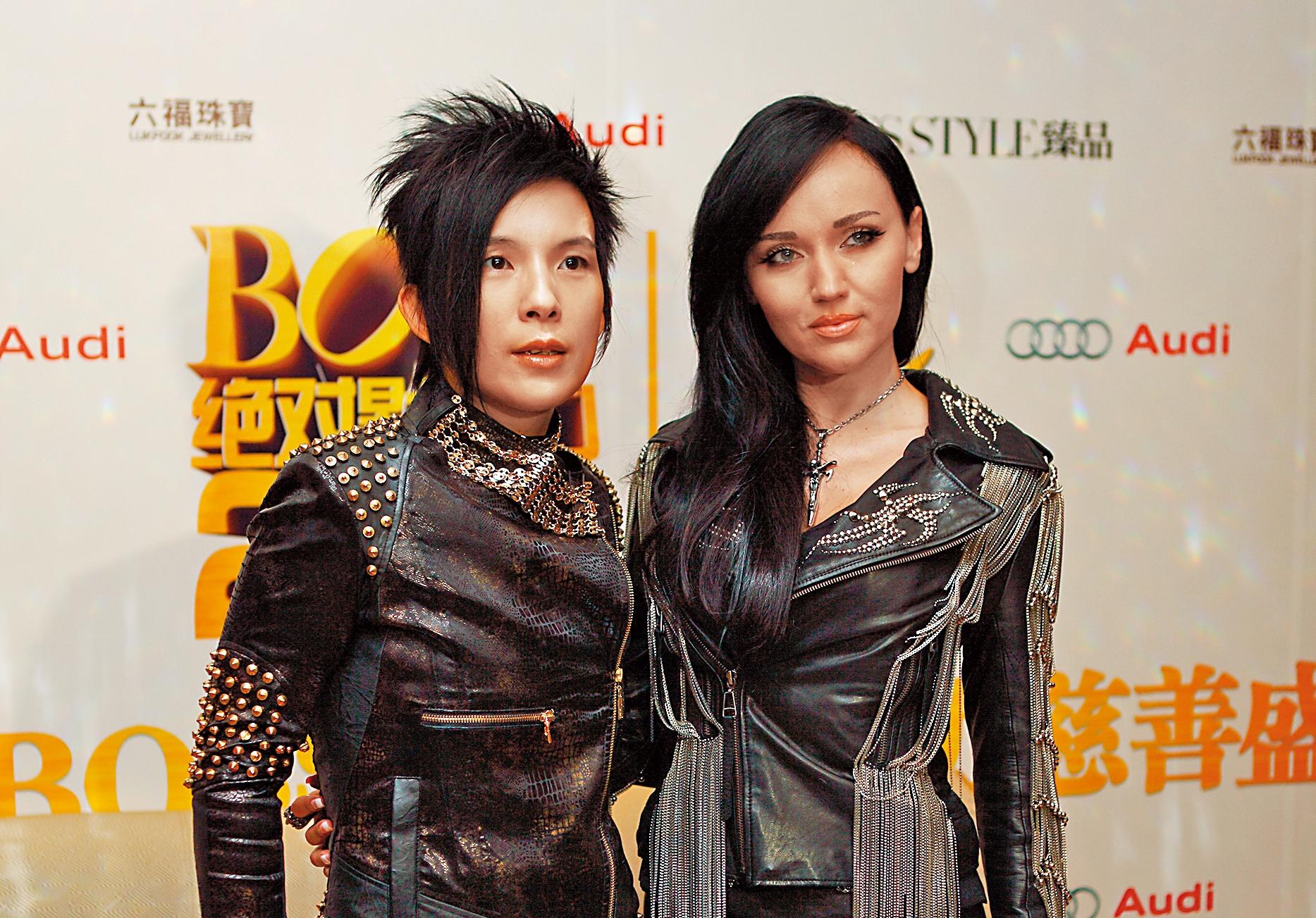 潘美辰與波蘭籍緋聞女友Joanna Moon於2010年被目擊街頭激吻,隔年合出《鷹與月》專輯,潘美辰新歌再度找她入鏡、合音琴瑟和鳴。(東方IC)