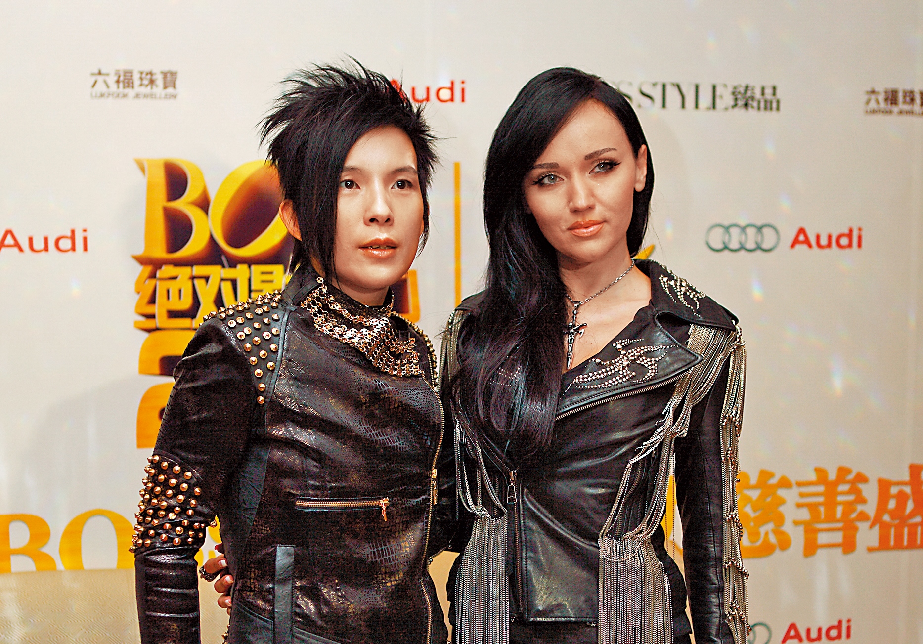 潘美辰與波蘭籍緋聞女友Joanna Moon於2010年被目擊街頭激吻，隔年合出《鷹與月》專輯，潘美辰新歌再度找她入鏡、合音琴瑟和鳴。（東方IC）