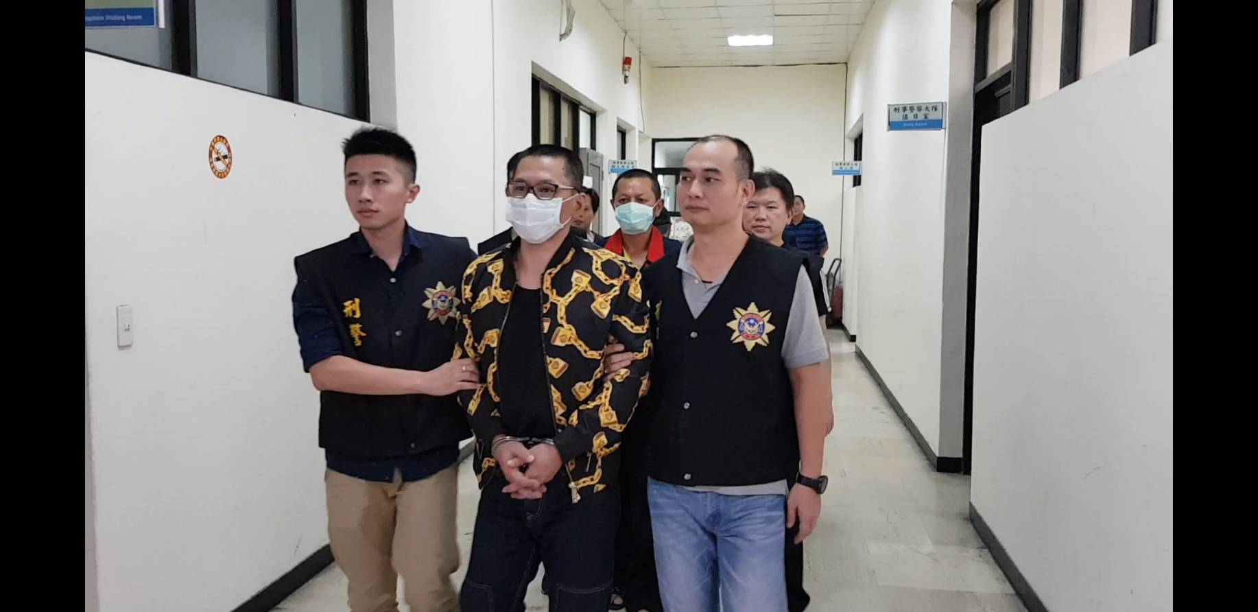 吳嫌向道路工程得標廠商強索保護費，非法所得至少228萬元。（翻攝畫面）