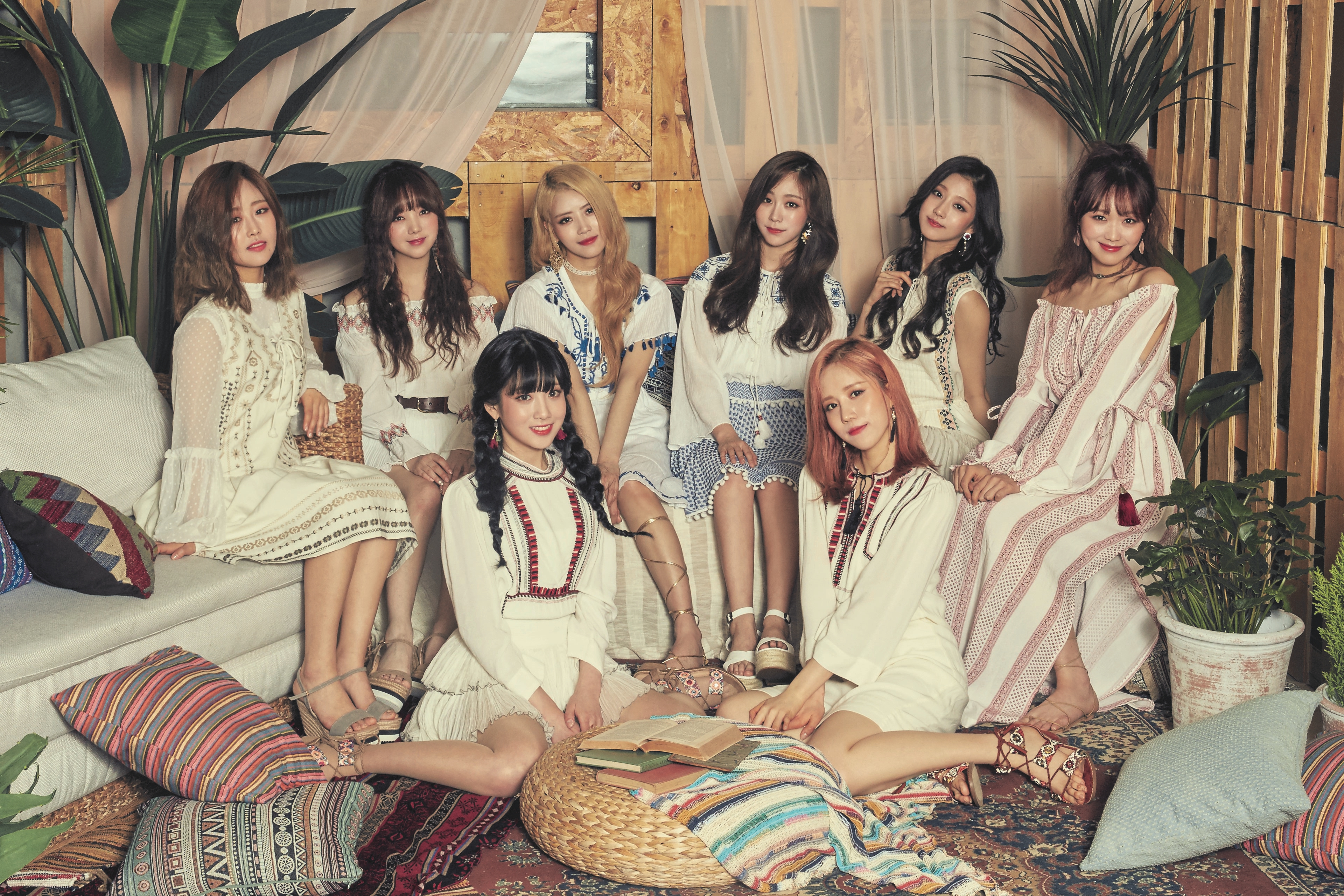 韓國女團Lovelyz出道3年終於要來台與粉絲見面啦。成員後排左起：Baby Soul、Kei、美珠、智秀、叡仁、洙正、智愛與JIN（維爾倫國際提供）