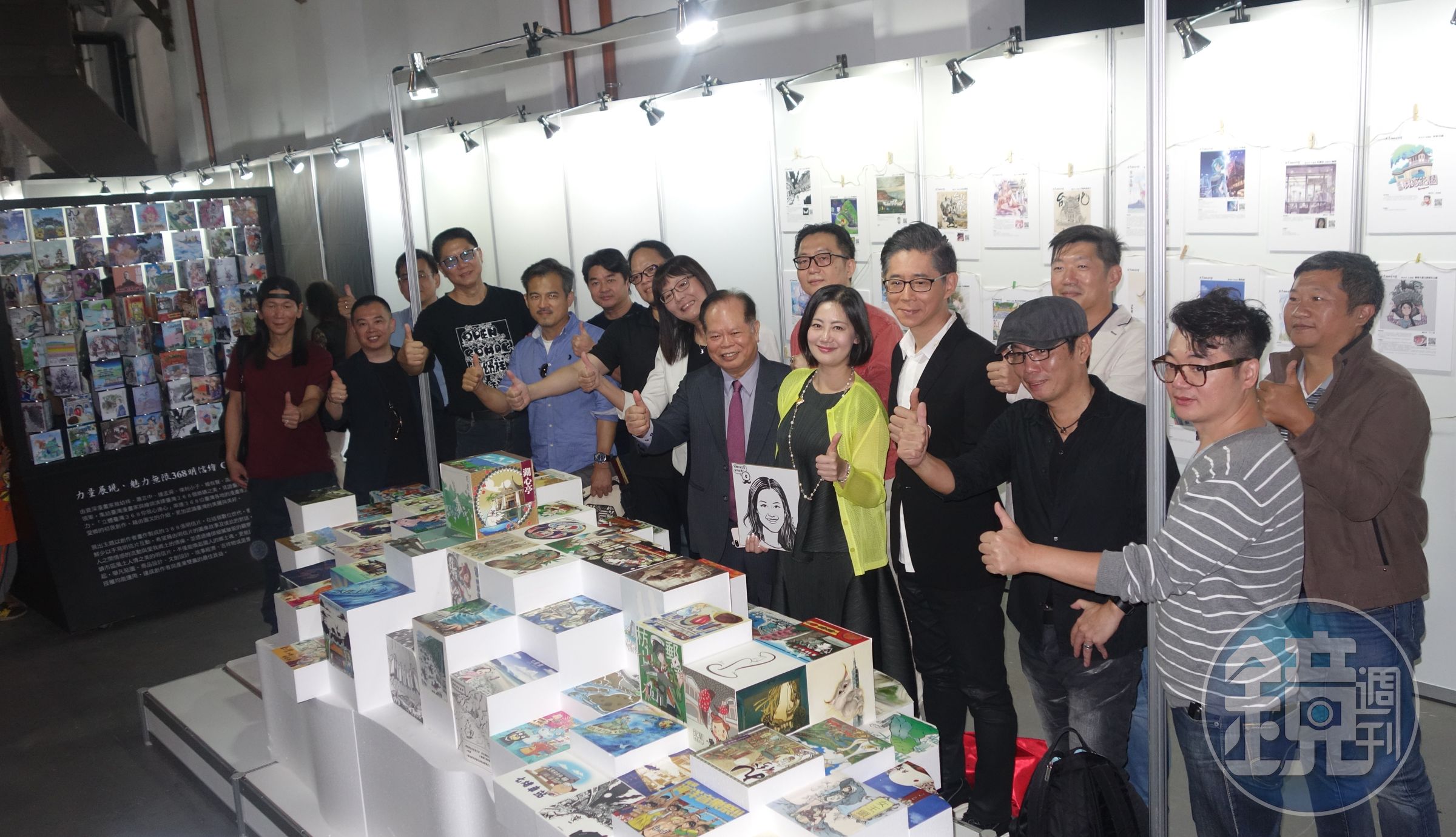 第一屆台灣漫畫節開幕，漫畫家與立委吳思瑤共同為368鄉鎮明信繪大型裝置藝術揭幕。