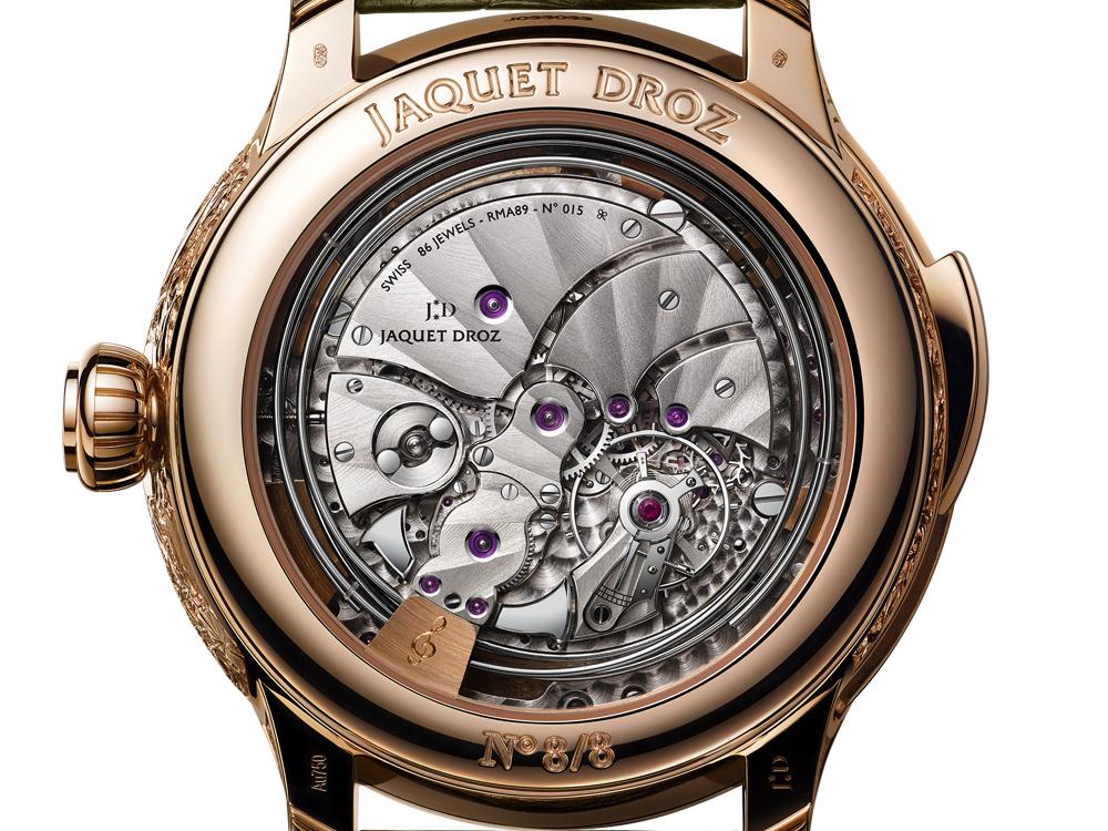 RMA89手上鍊機芯由JAQUET DROZ花費約三年時間研發而成，其最為特殊之處在於革命性的「浮動式減速機」，借助外部細小簧片的摩擦來調控三問報時機制的動力輸出，因而幾乎靜默無聲。其他的創新之處還包括全新齒條，刻鐘和分鐘之間的停頓時間延長，以及以大三度音鳴報刻鐘。動力儲存長達60小時，擺輪振頻為3赫茲。