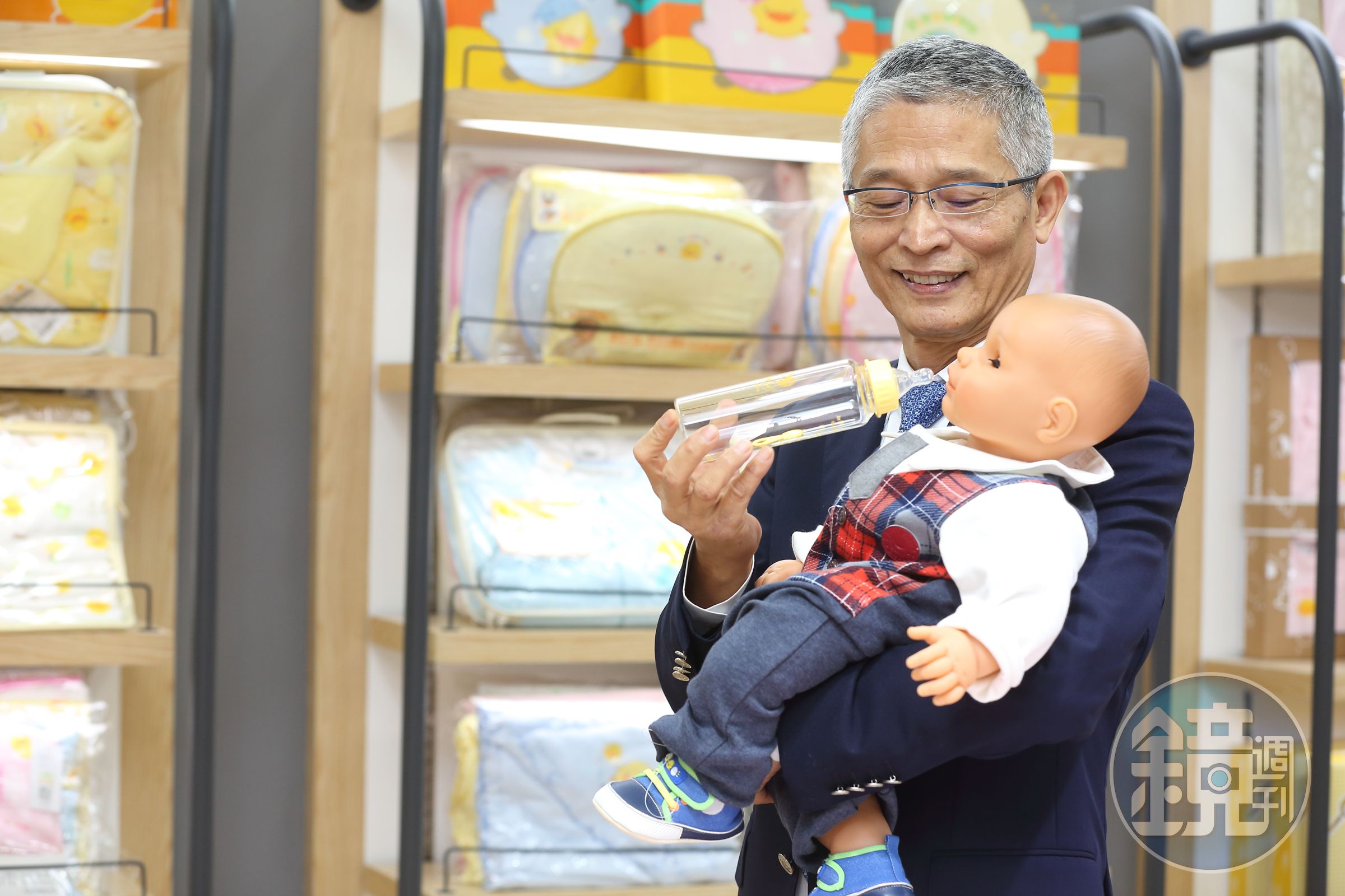 嬰幼用品直接接觸寶寶，許復進對品質把關嚴格，原料與成品均會送驗。