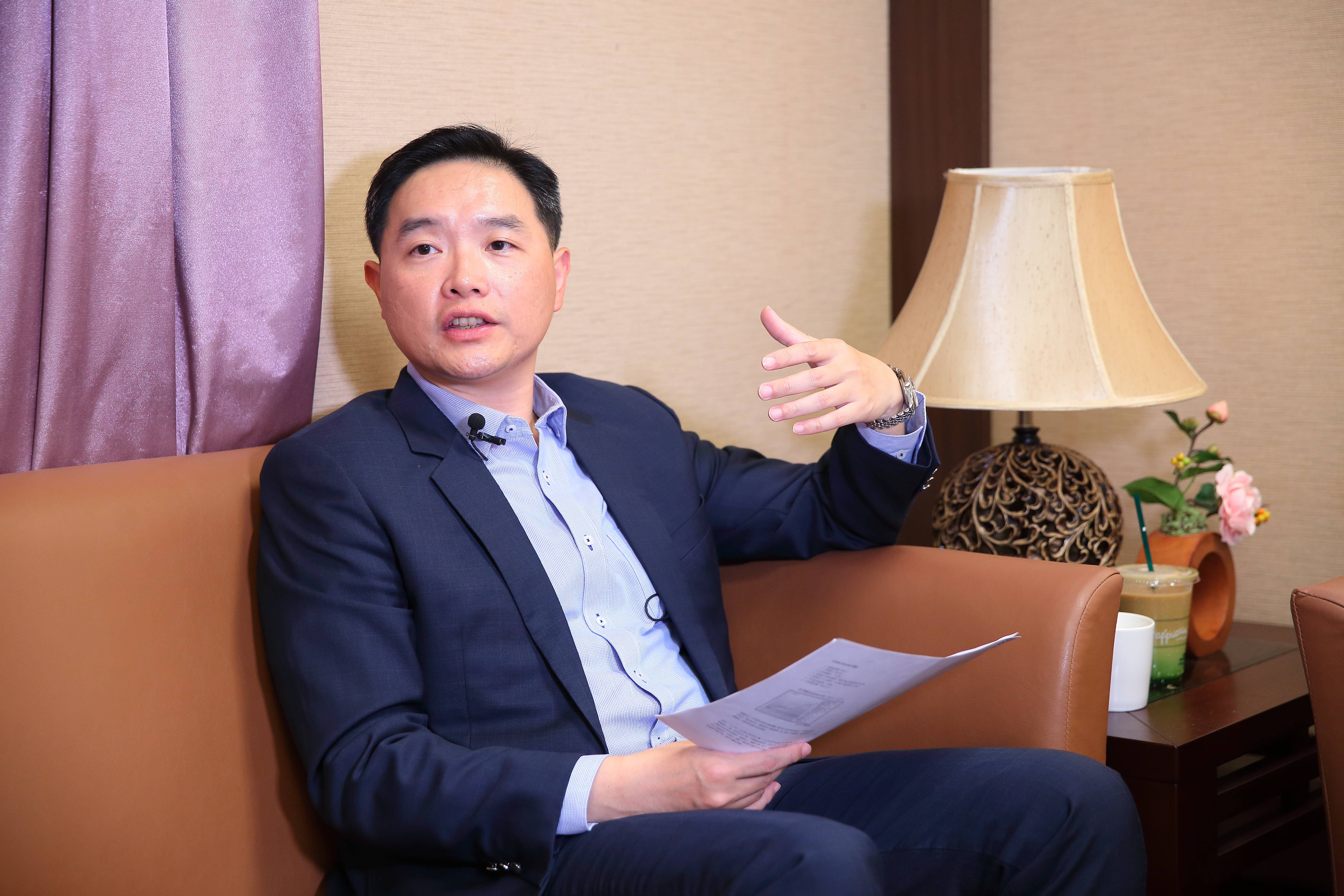 孫慶龍說，危機入市的進場契機，不是在股價低點，而是在公司開始解決問題時。