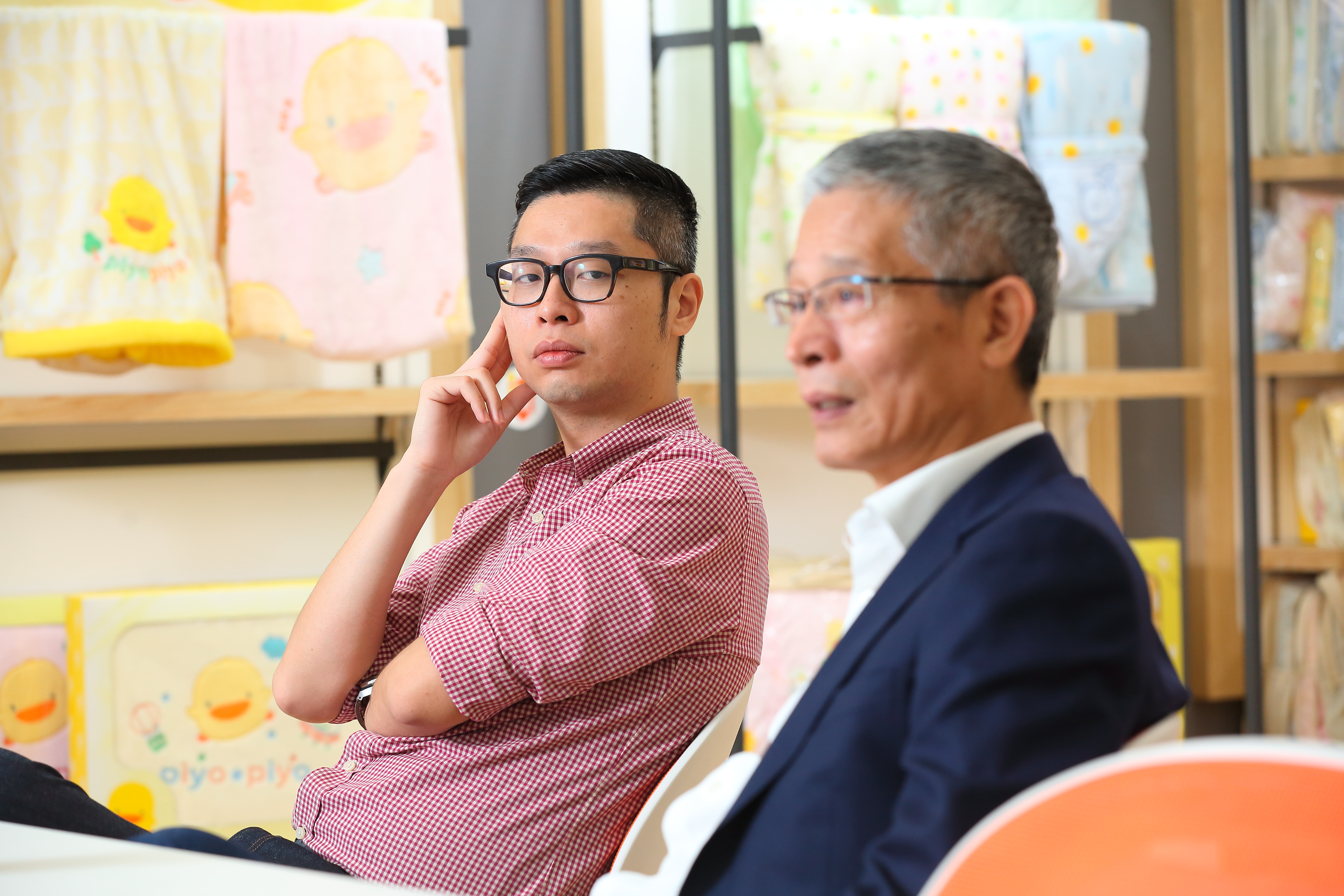 許永融（左）與許復進（右）面對兩岸世代員工的優勢消長，有不少深刻觀察。