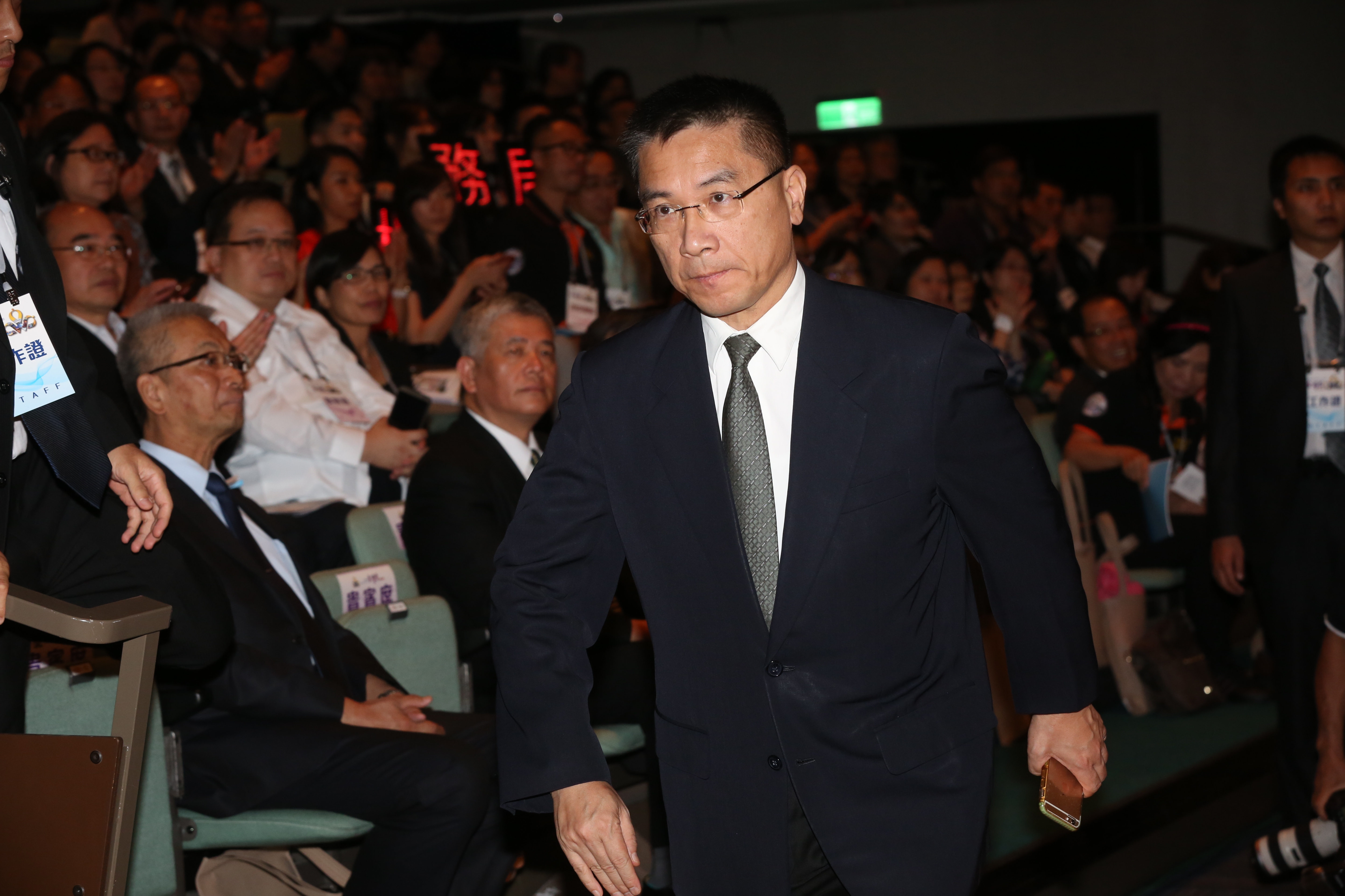 行政院發言人徐國勇表示，針對慶富案，專案小組已經開過會。