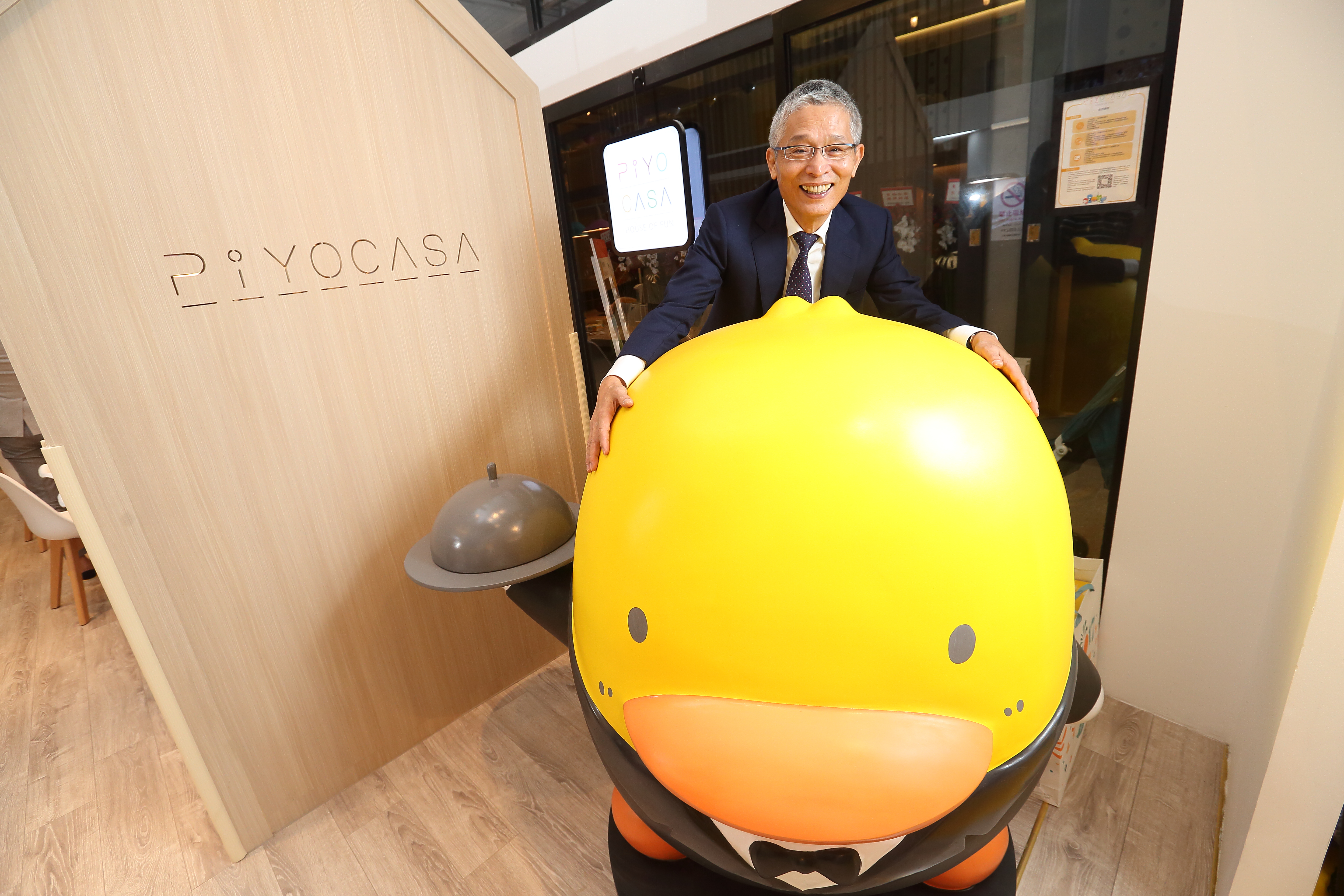 黃色小鴨PIYOPIYO的超萌Q版造型老少通吃，很難想像牠也曾處處碰壁。